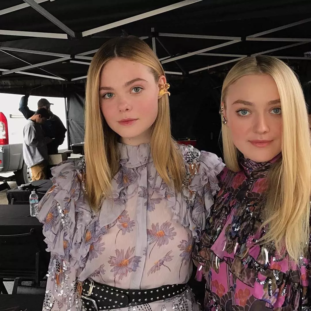 Elle and Dakota Fanning