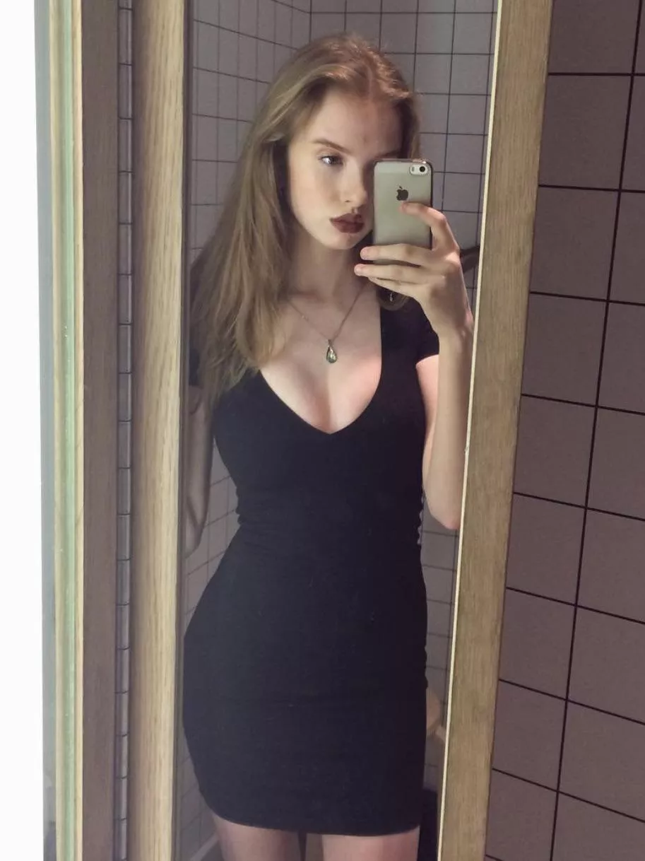 Every girl needs a sexy black dress💜