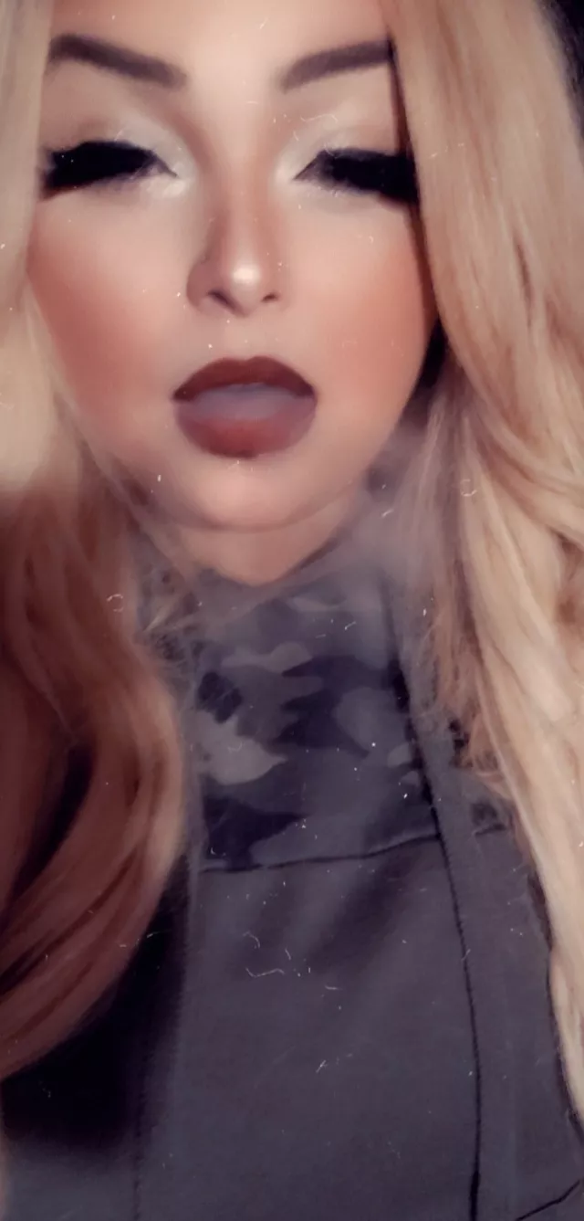 🚬 Exhale in your face While I drain your wallet 💸