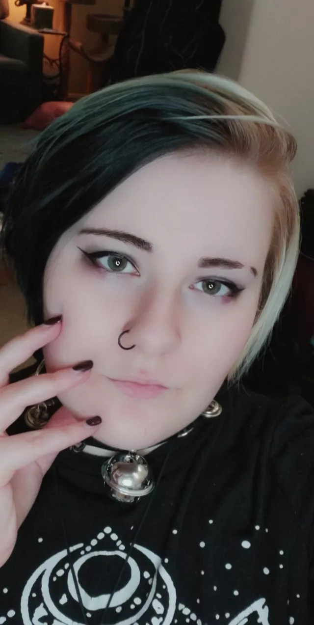 (F 19) Makeup look for today 🖤