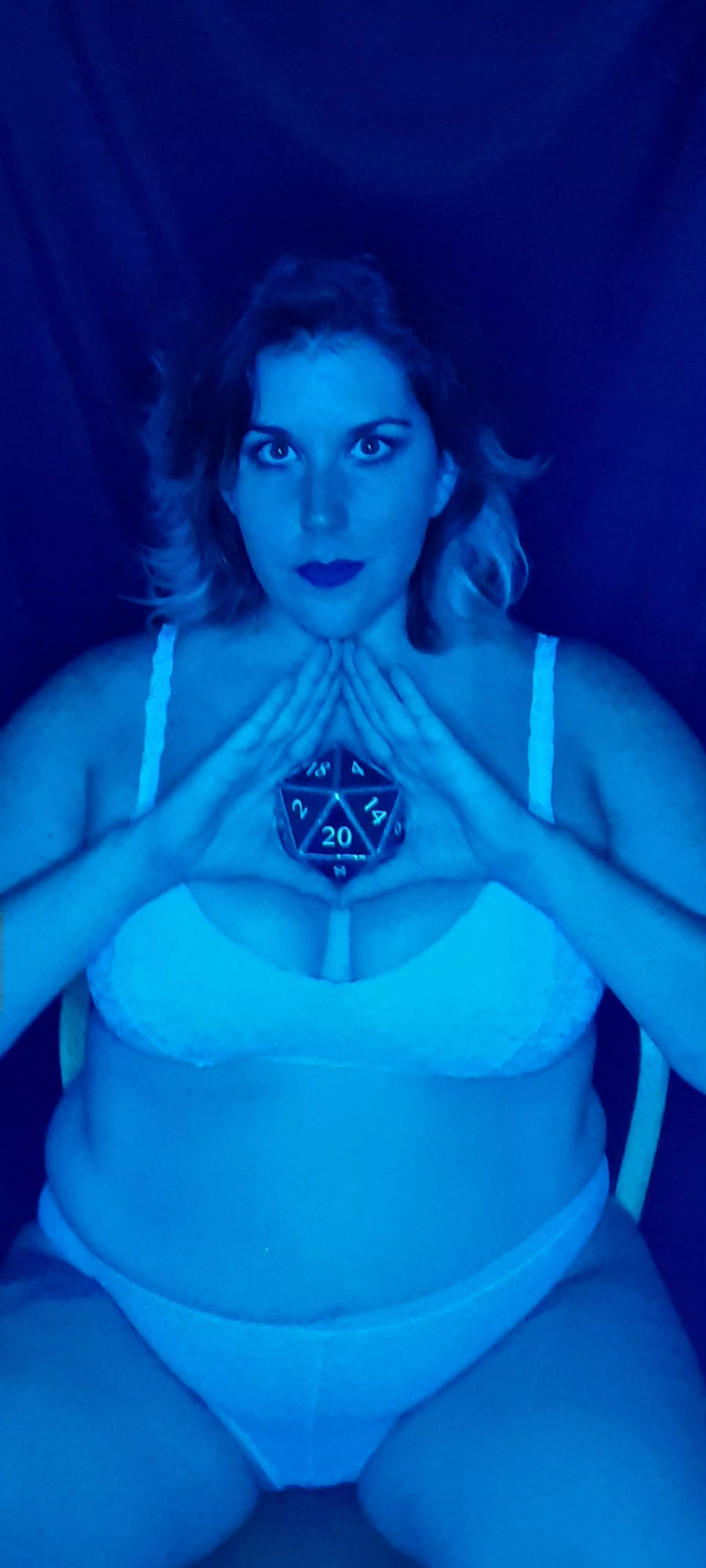 [F] [32] Do you like my D20??