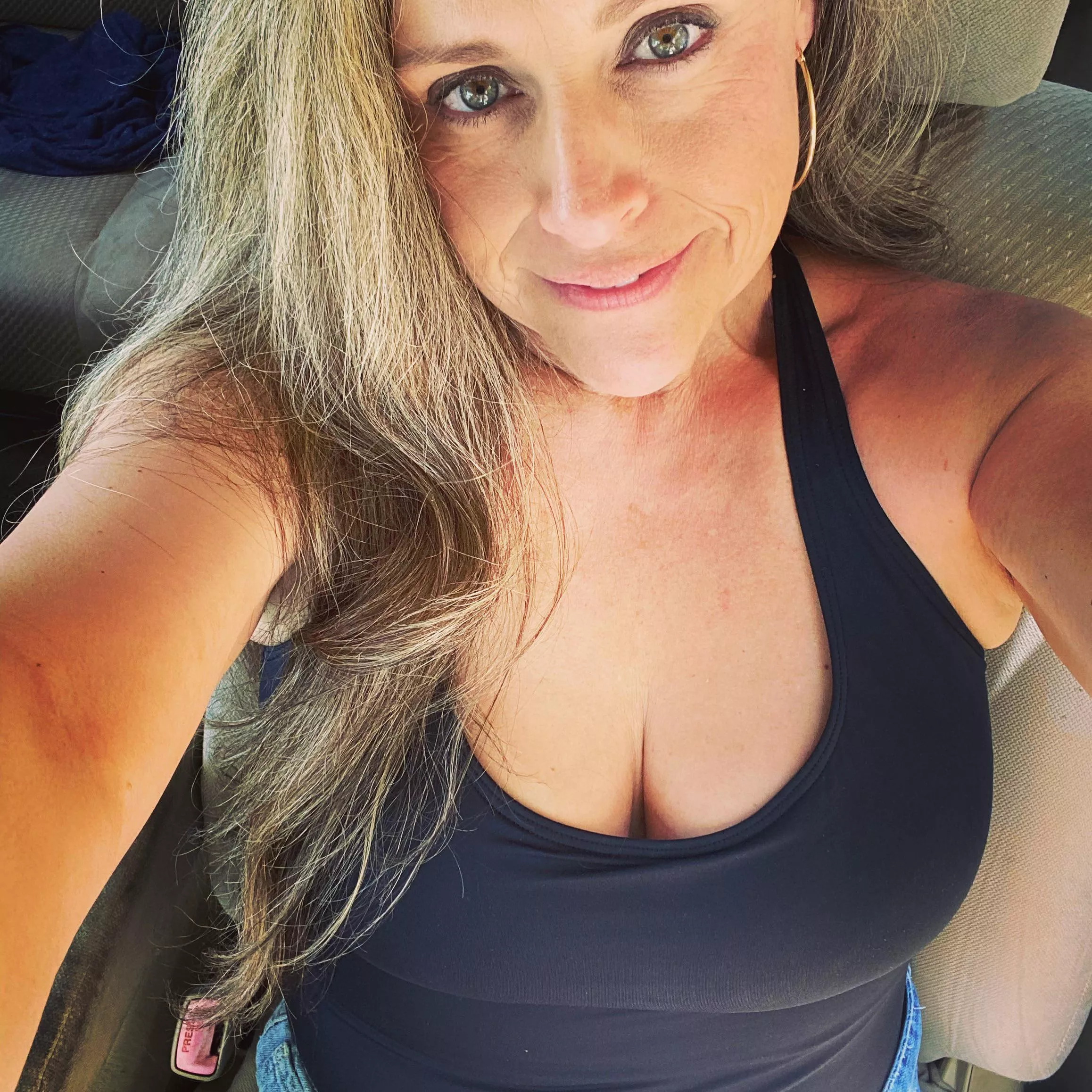 F (48)