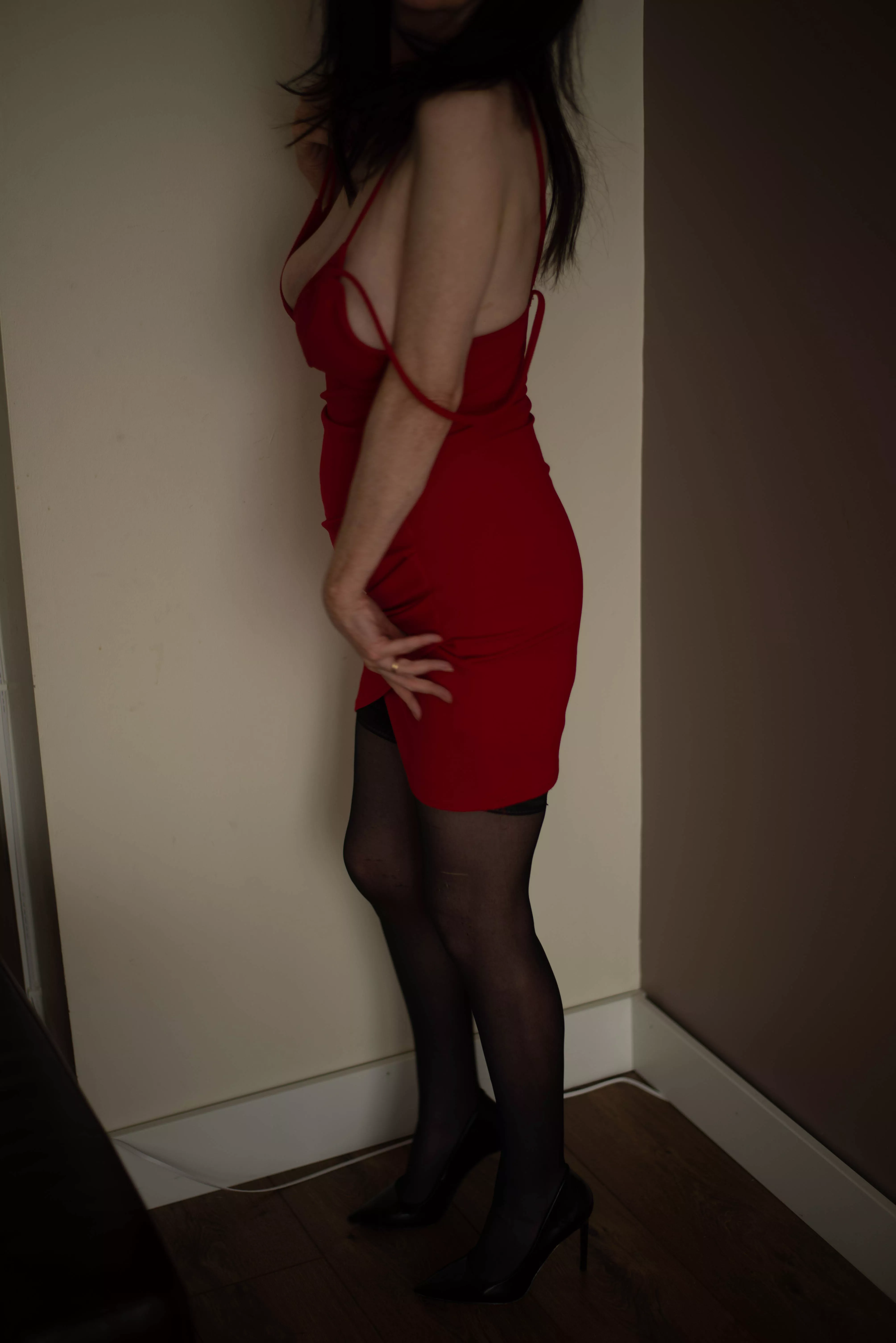 [f] 59 and feeling flirty in red