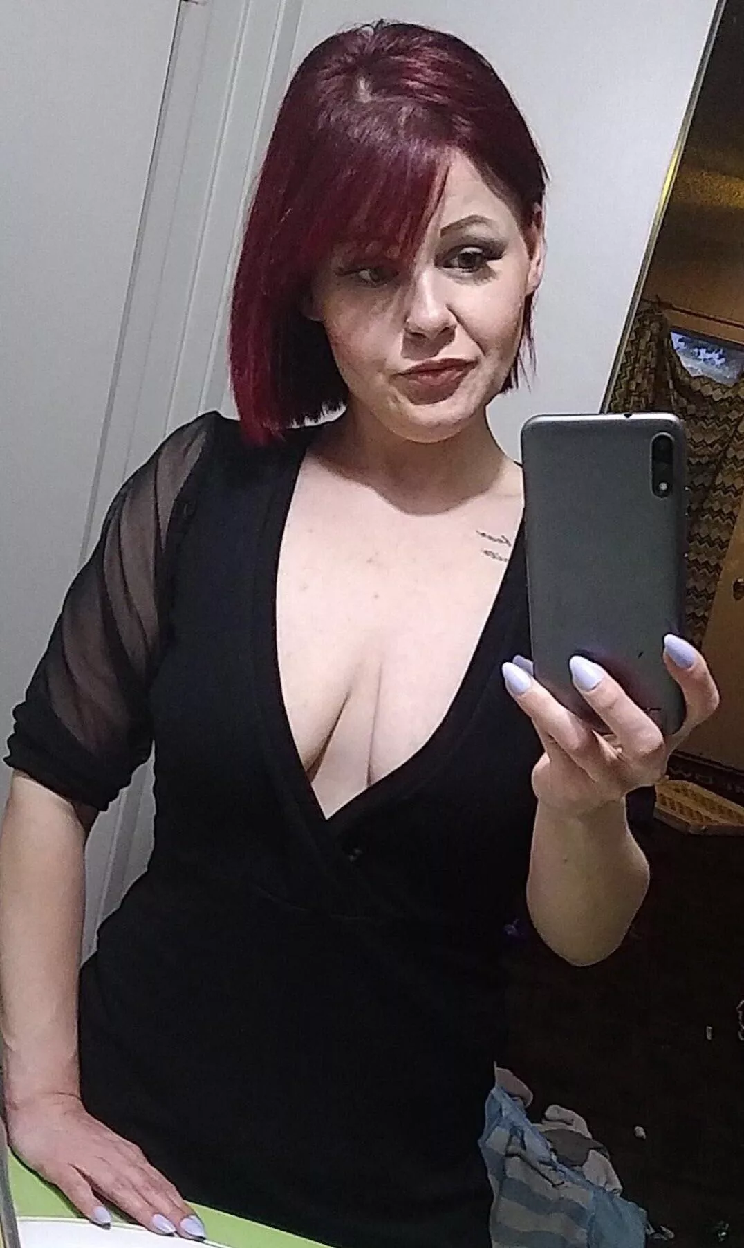 [F] Bad news in a black dress ðŸŽ¶