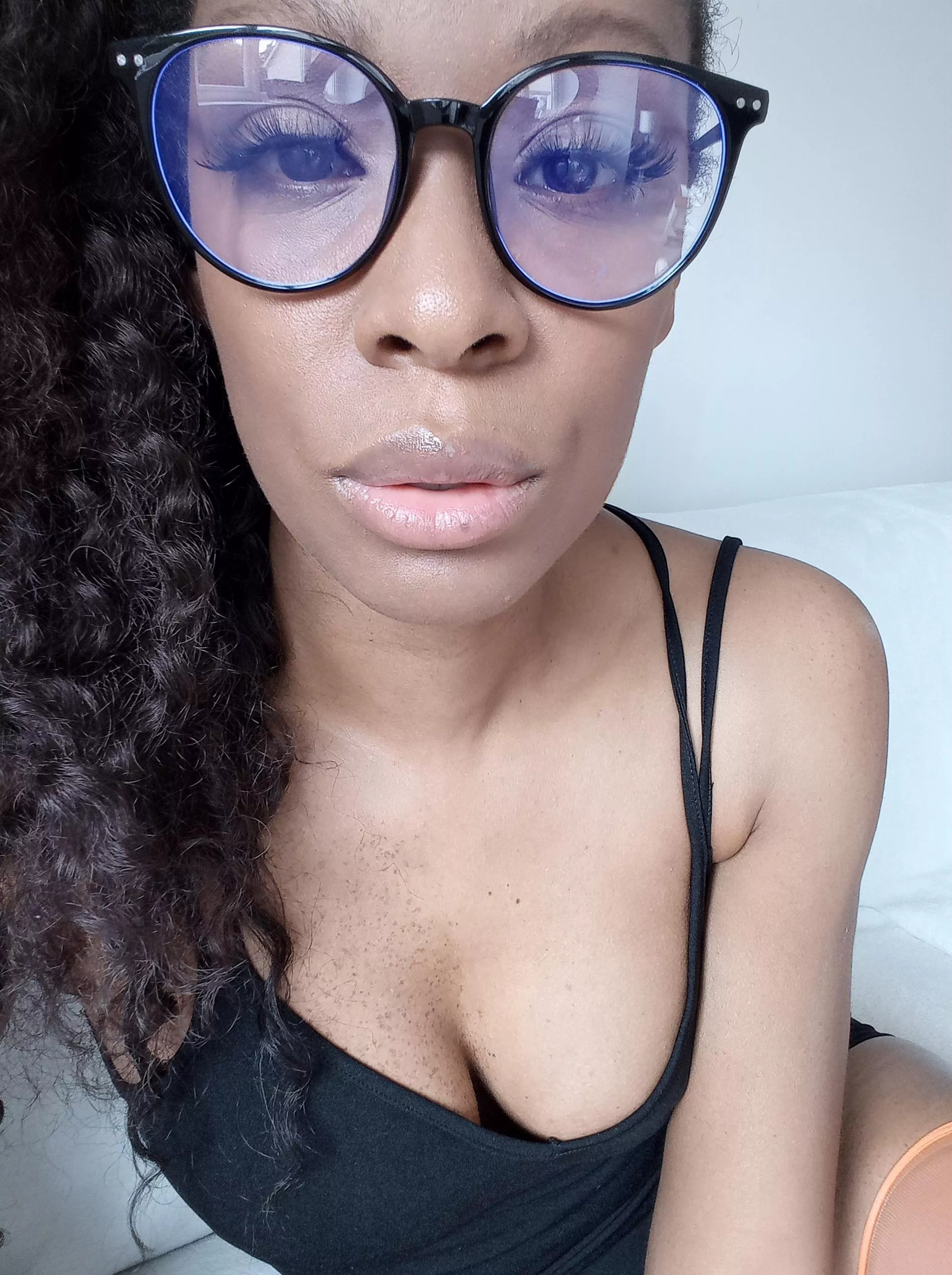 [f] lips and glasses ;)