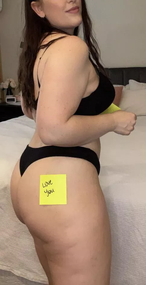 [f] Someone loves the butt