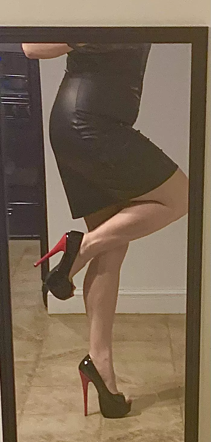 [F] The higher the heels….