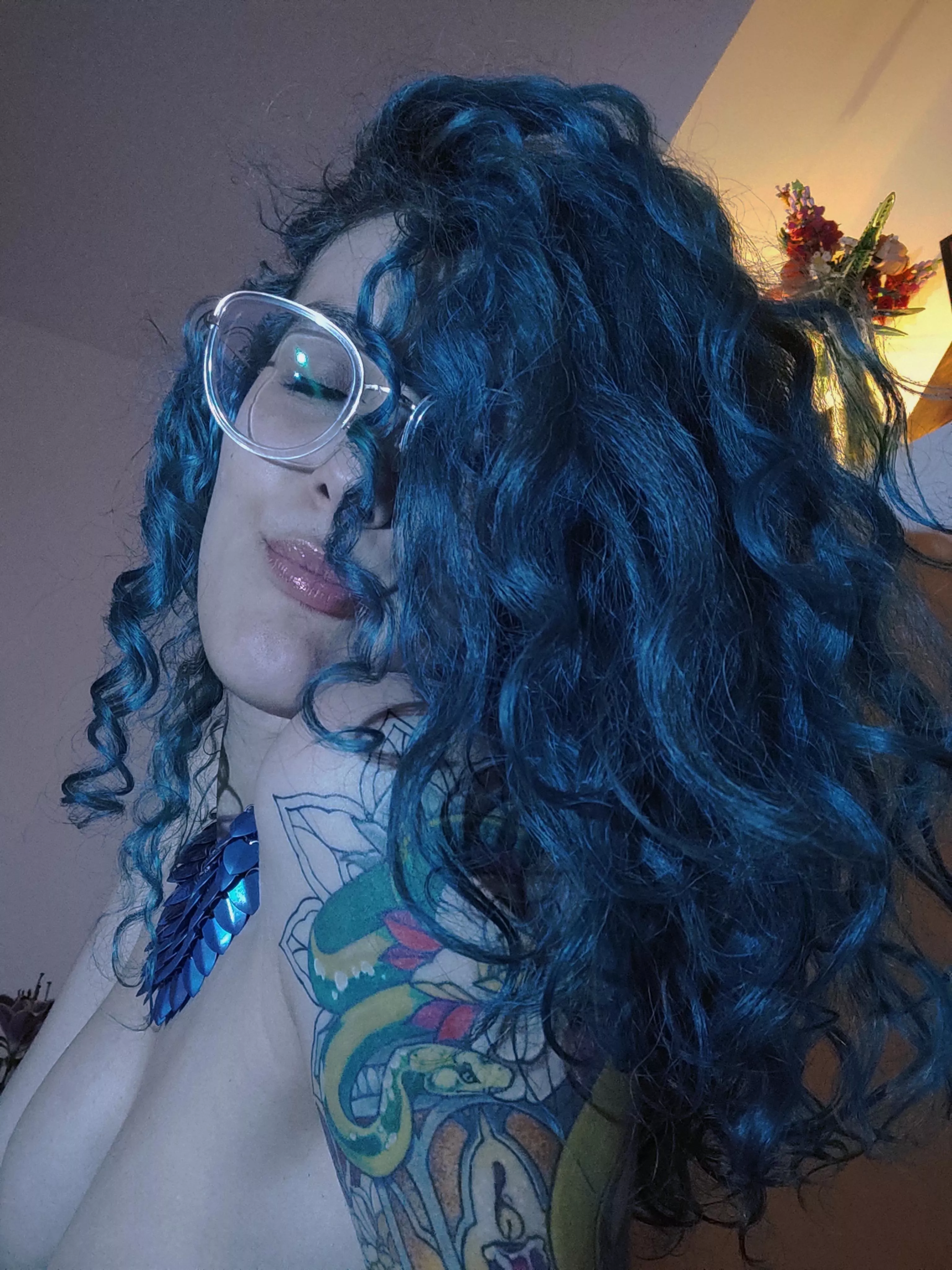 [F] They say blue is a relaxing colour