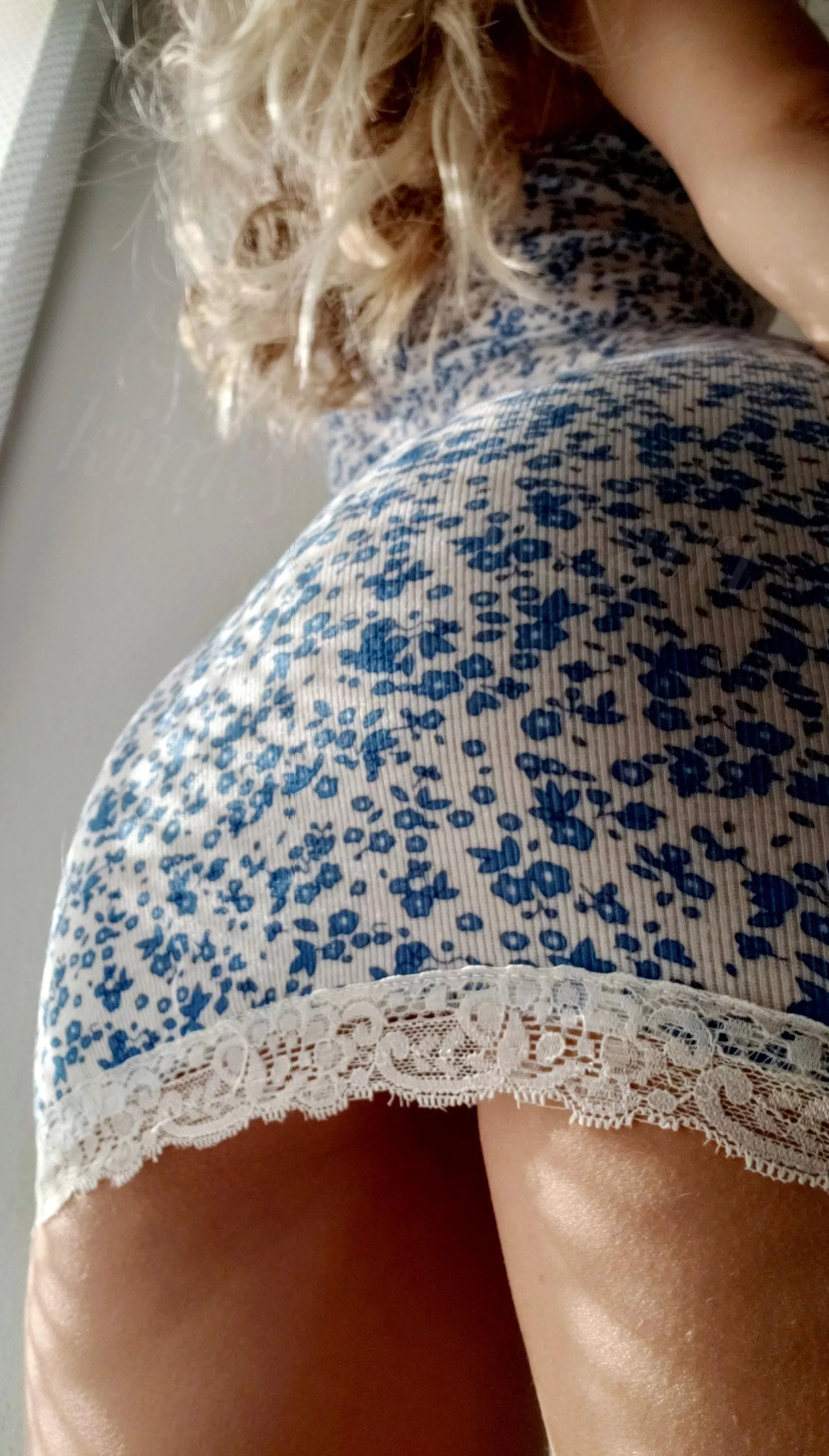 (F) What do you think? I wear panties under my dress?ðŸ’™ðŸ˜