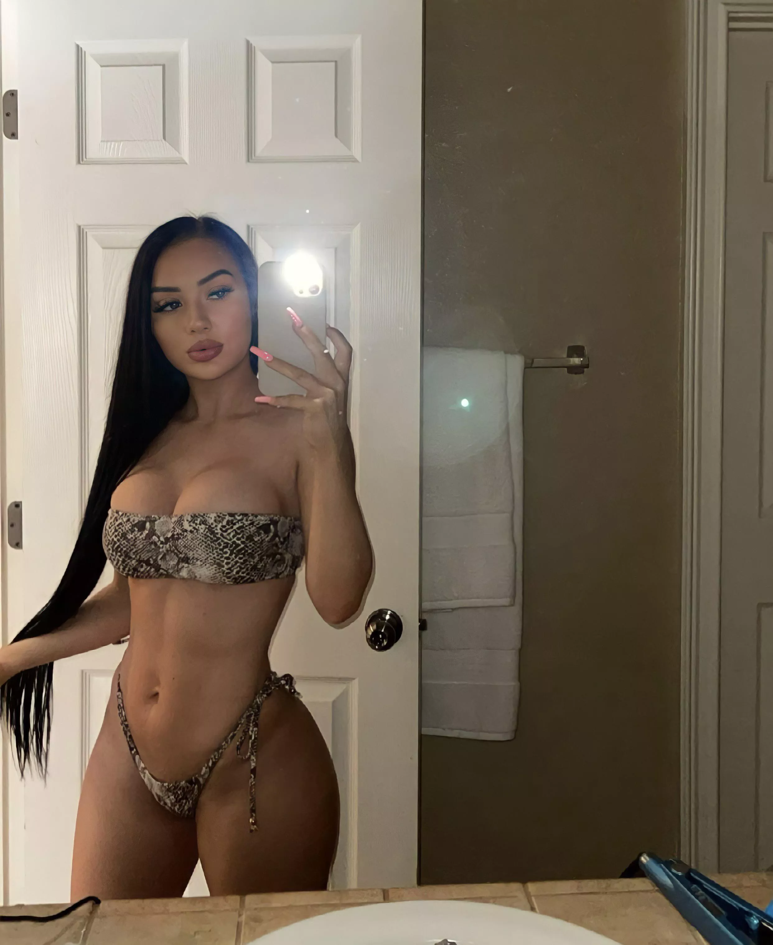 @fashionnova ðŸ‘»S_kkurv