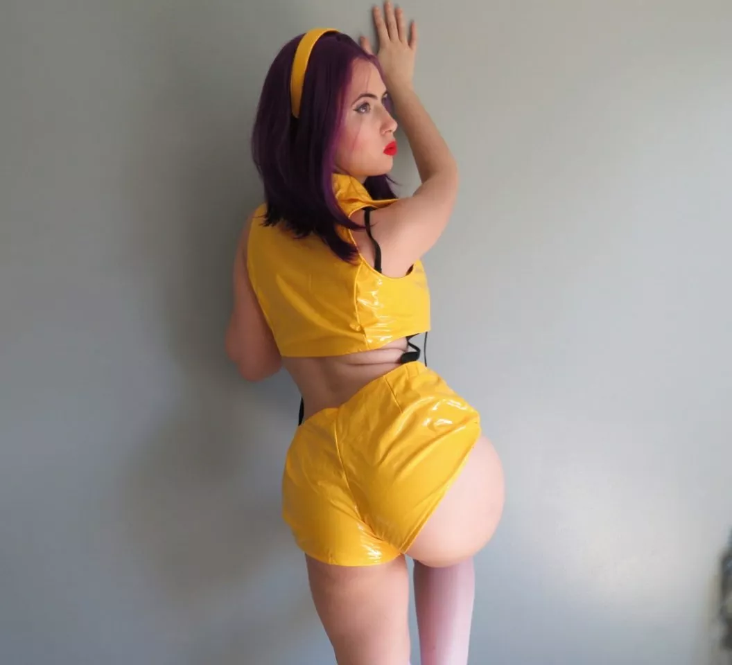 Faye Valentine cosplay by Kessie Vao