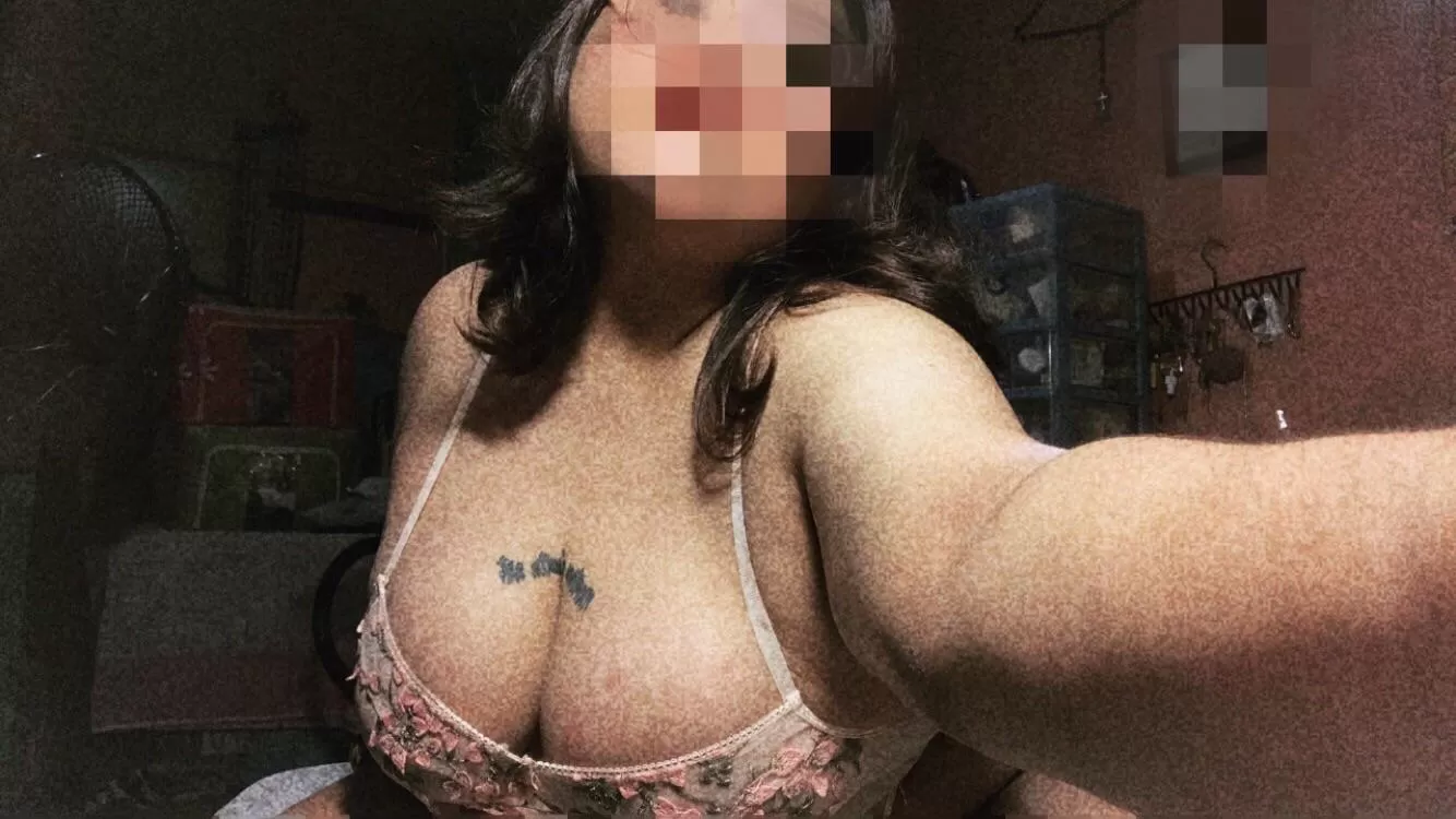 [f]eel my tits