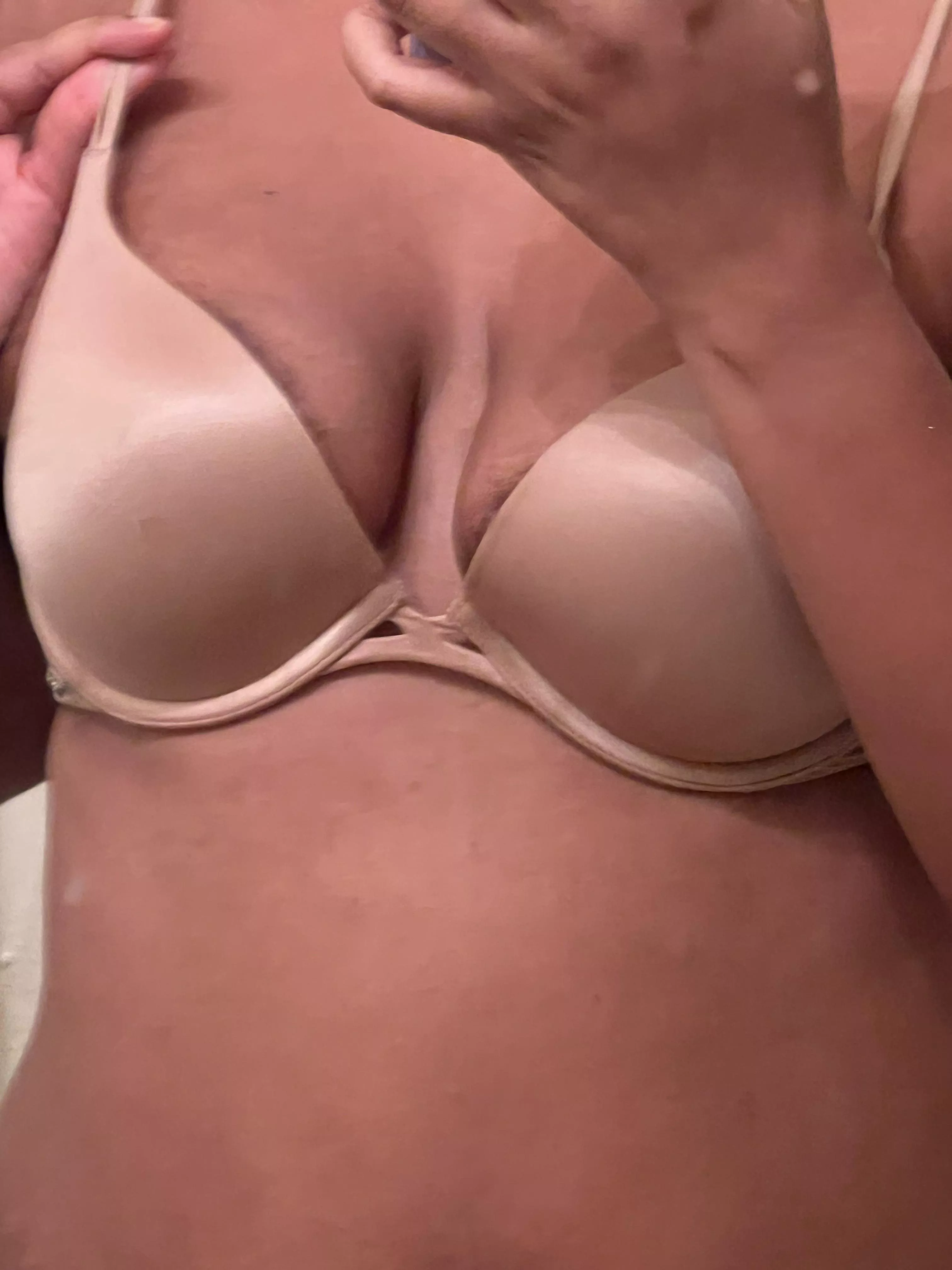 Feeling cute in my tan bra 🤎 thought I’d share