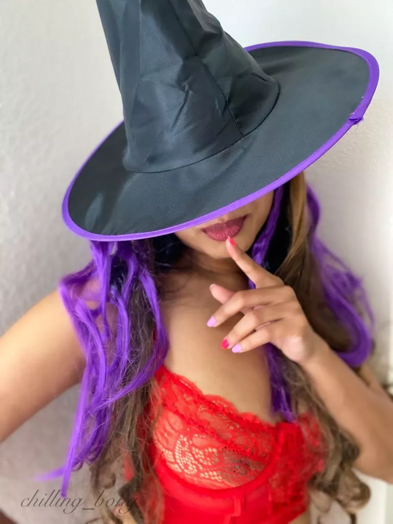 [F]eeling extra wicked today 😈, Happy Halloween 🎃