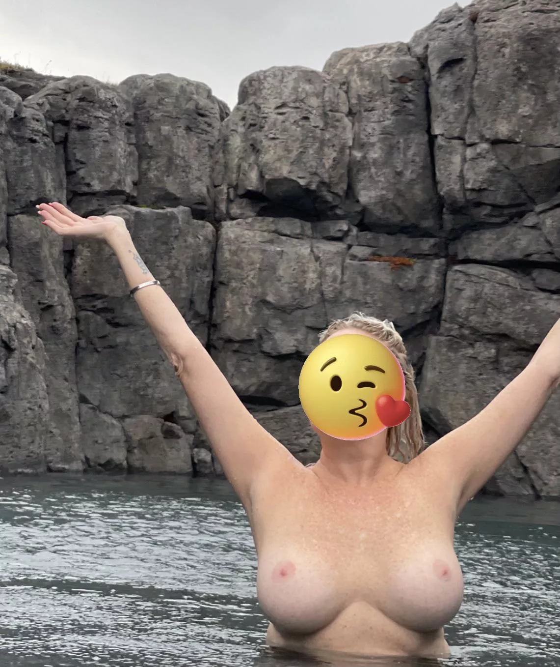 Feeling free in Iceland (f)