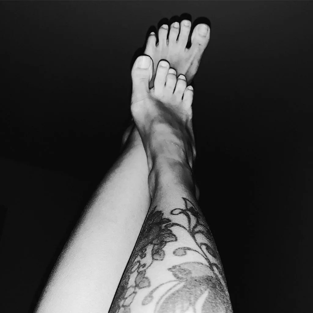 Feet and tattoos …