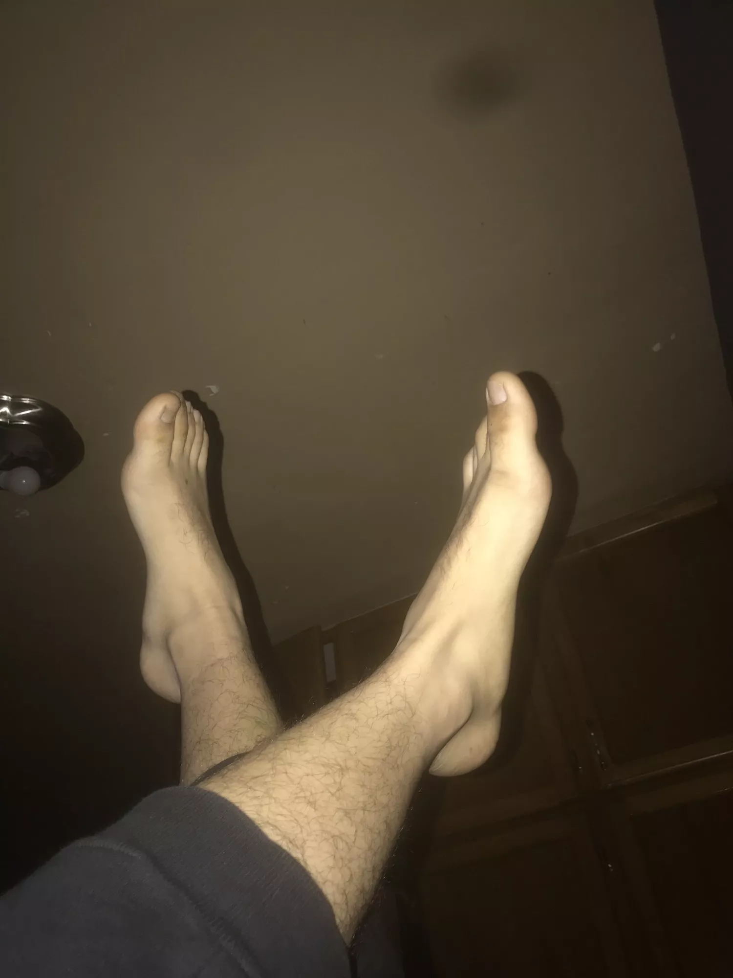 feet in the air ðŸ¥´