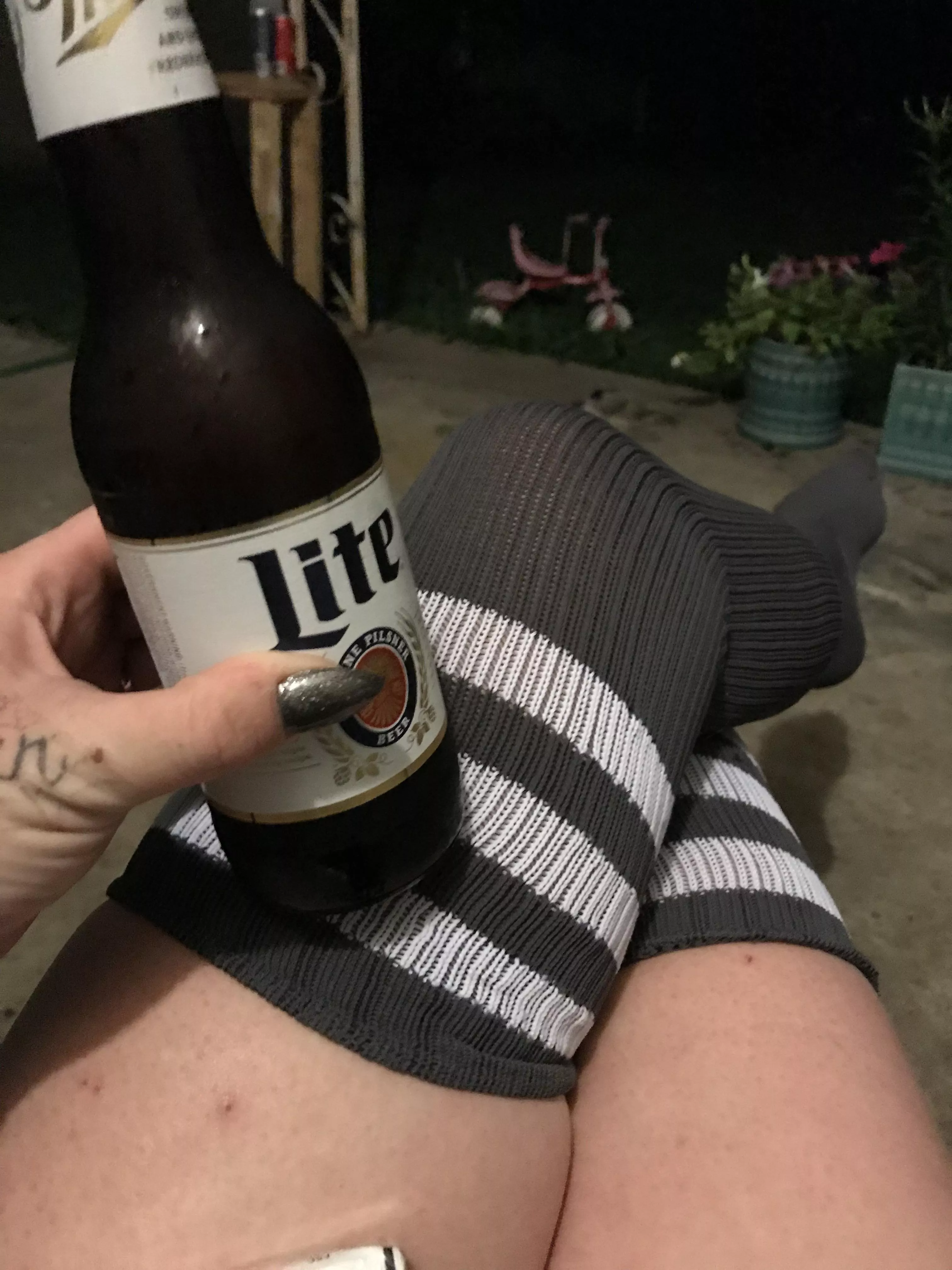 [female] High socks and brewskiesâ€¦. Noms ðŸ˜‰