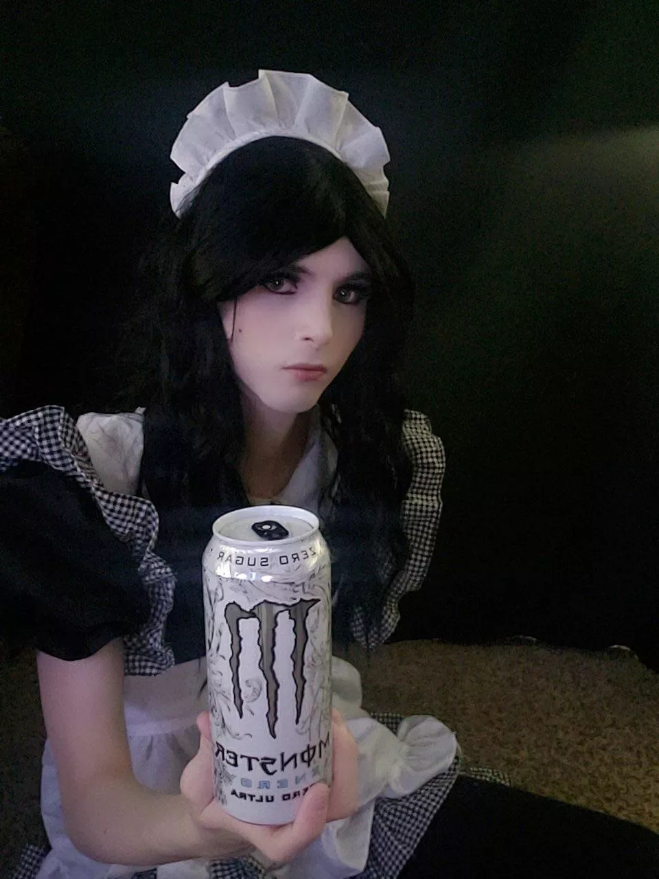 femboi maid ready to serve you or whatever