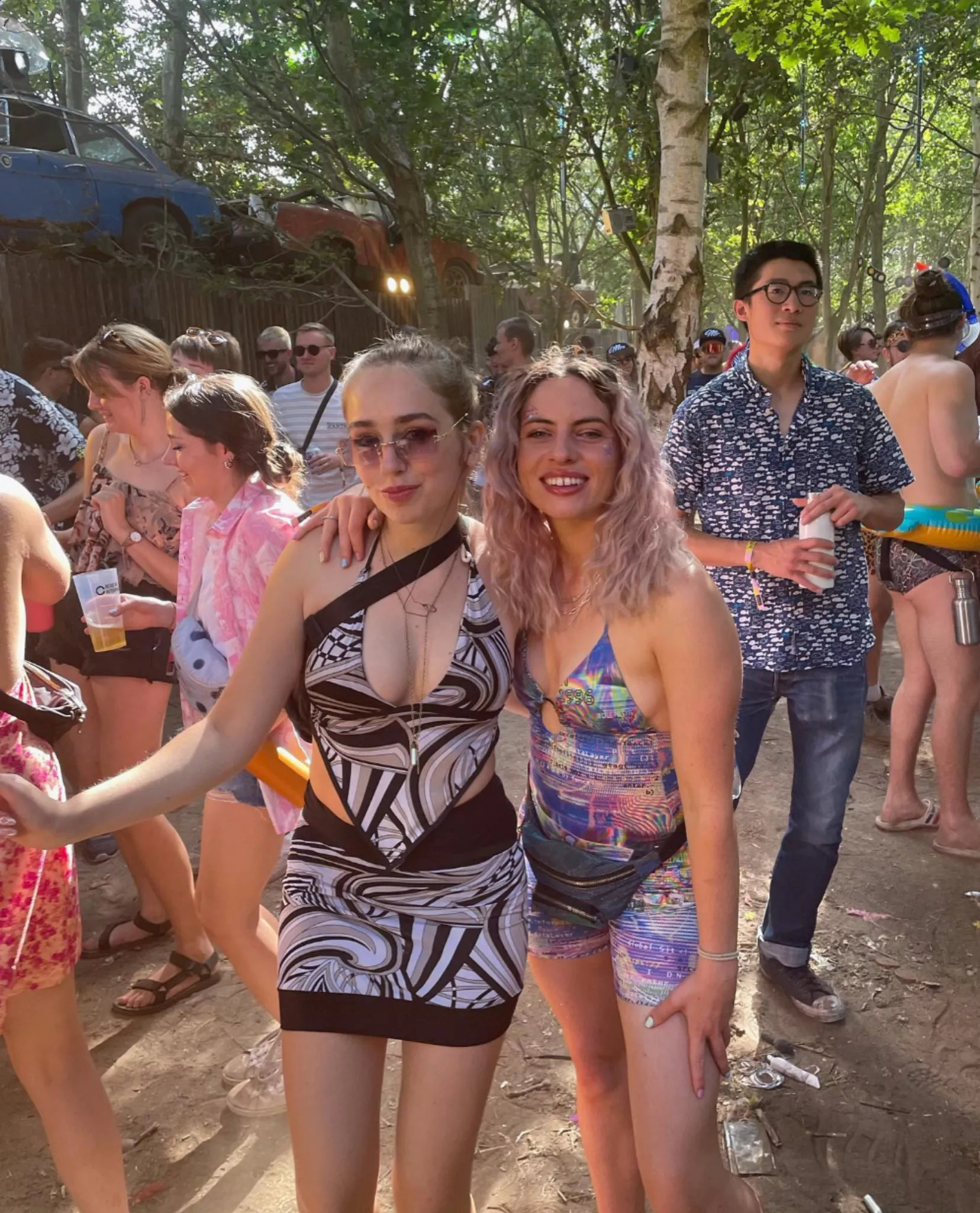 Festival gals