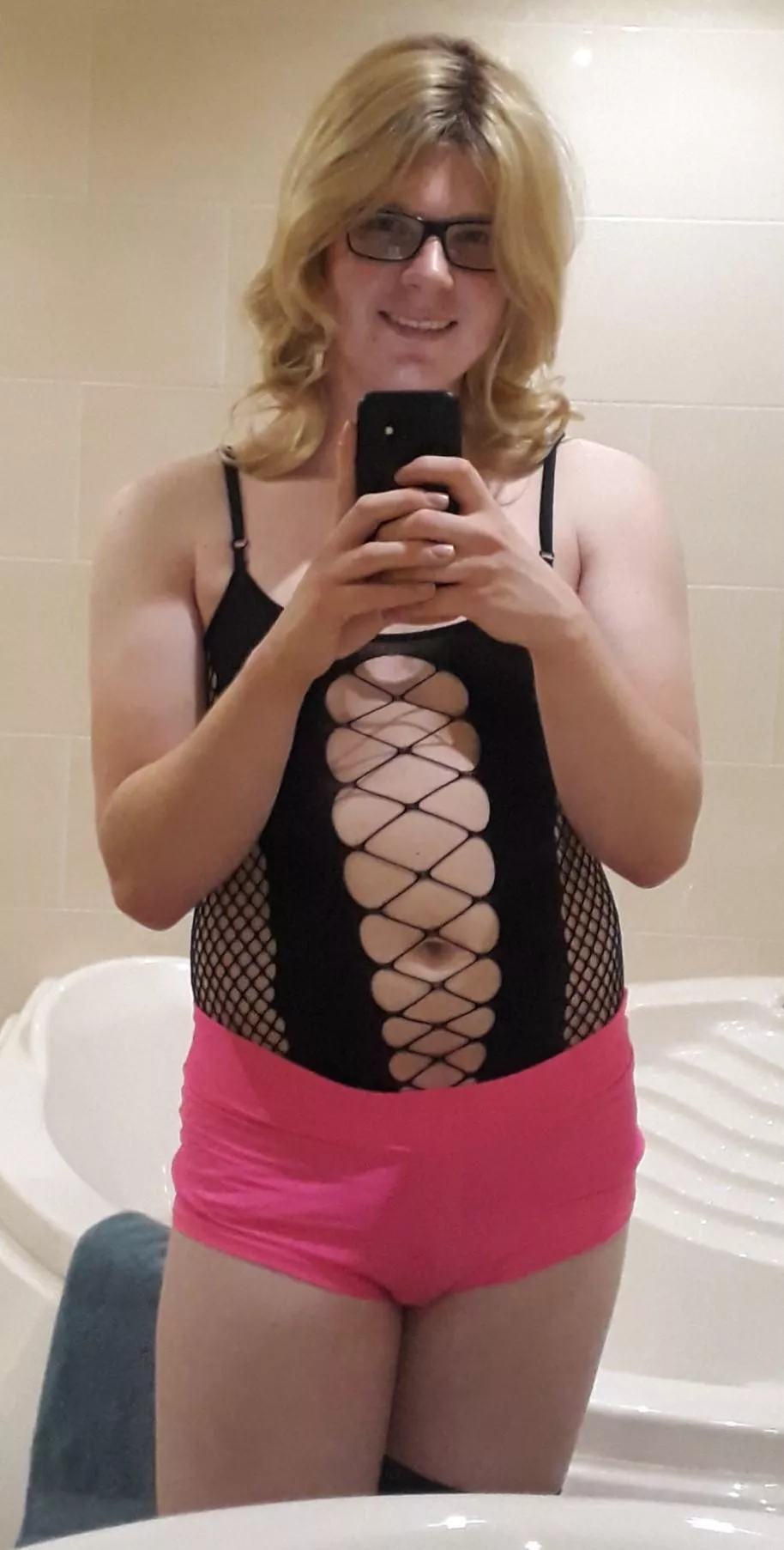 Finally got a wig again, how do you think it looks on me?