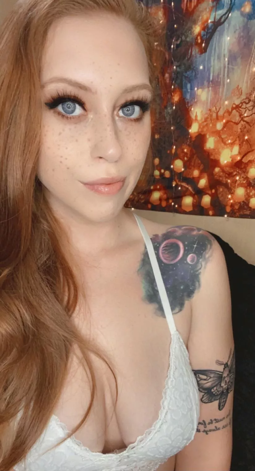 fire ðŸ”¥ hair and icy ðŸ§Š eyes