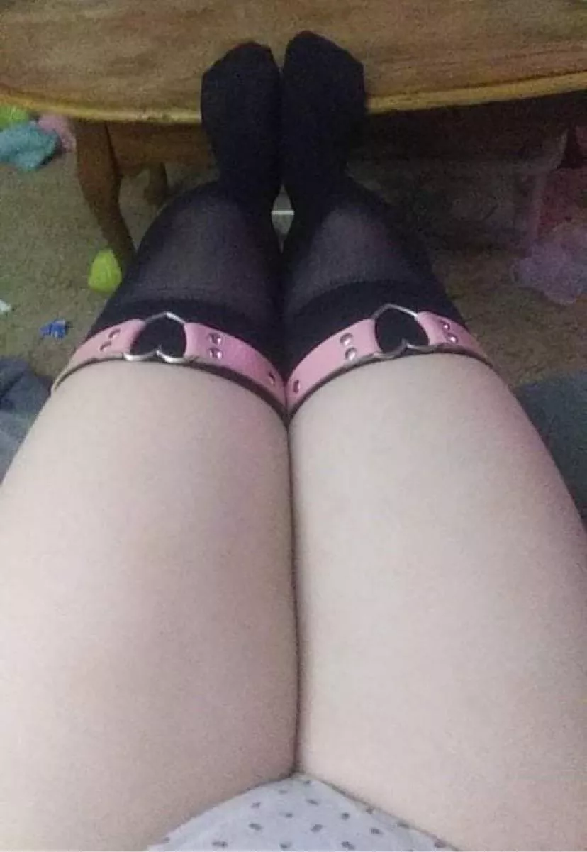 First time, casual thigh pic