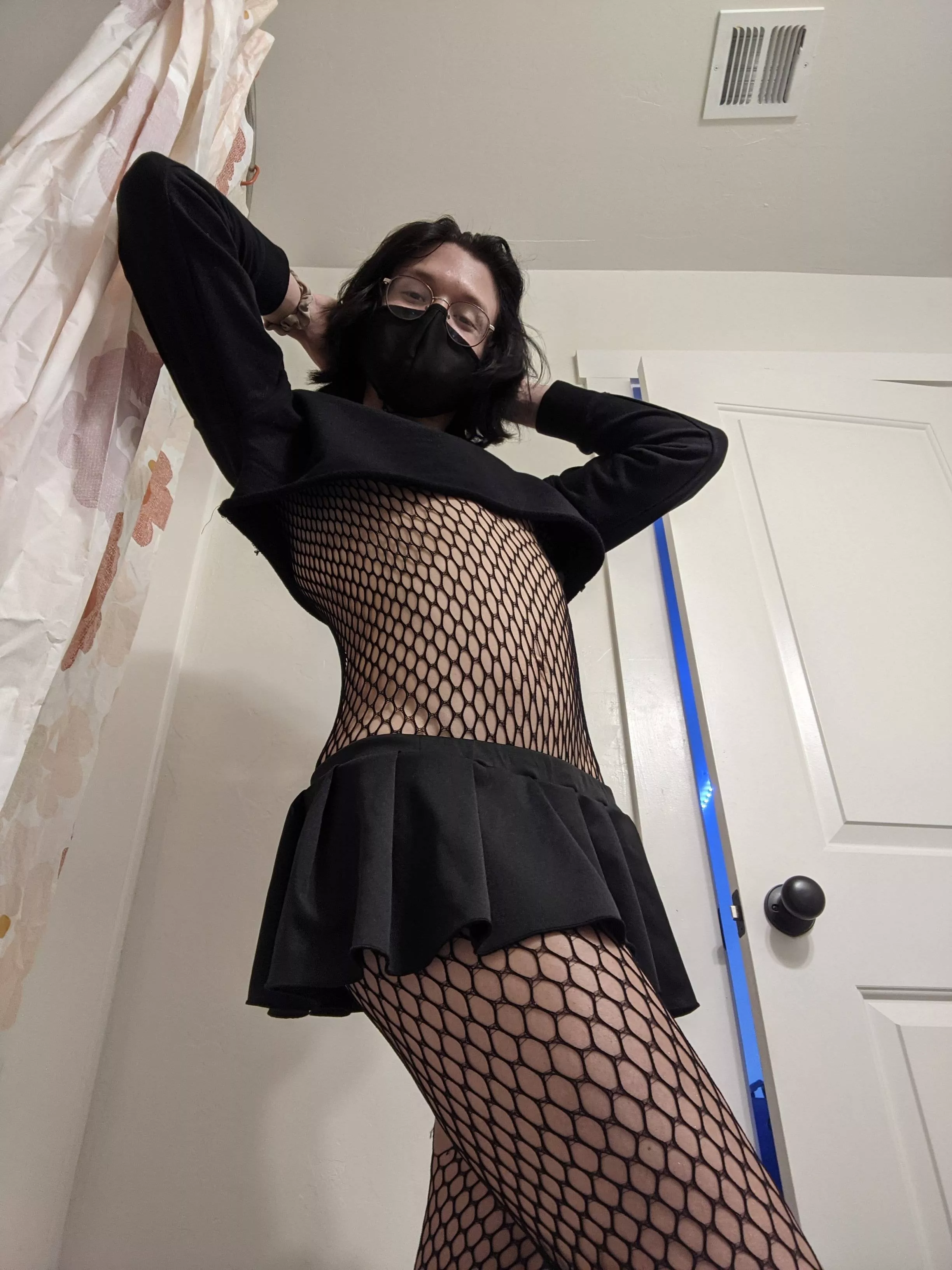 Fishnet Friday carries over into Saturday >:3