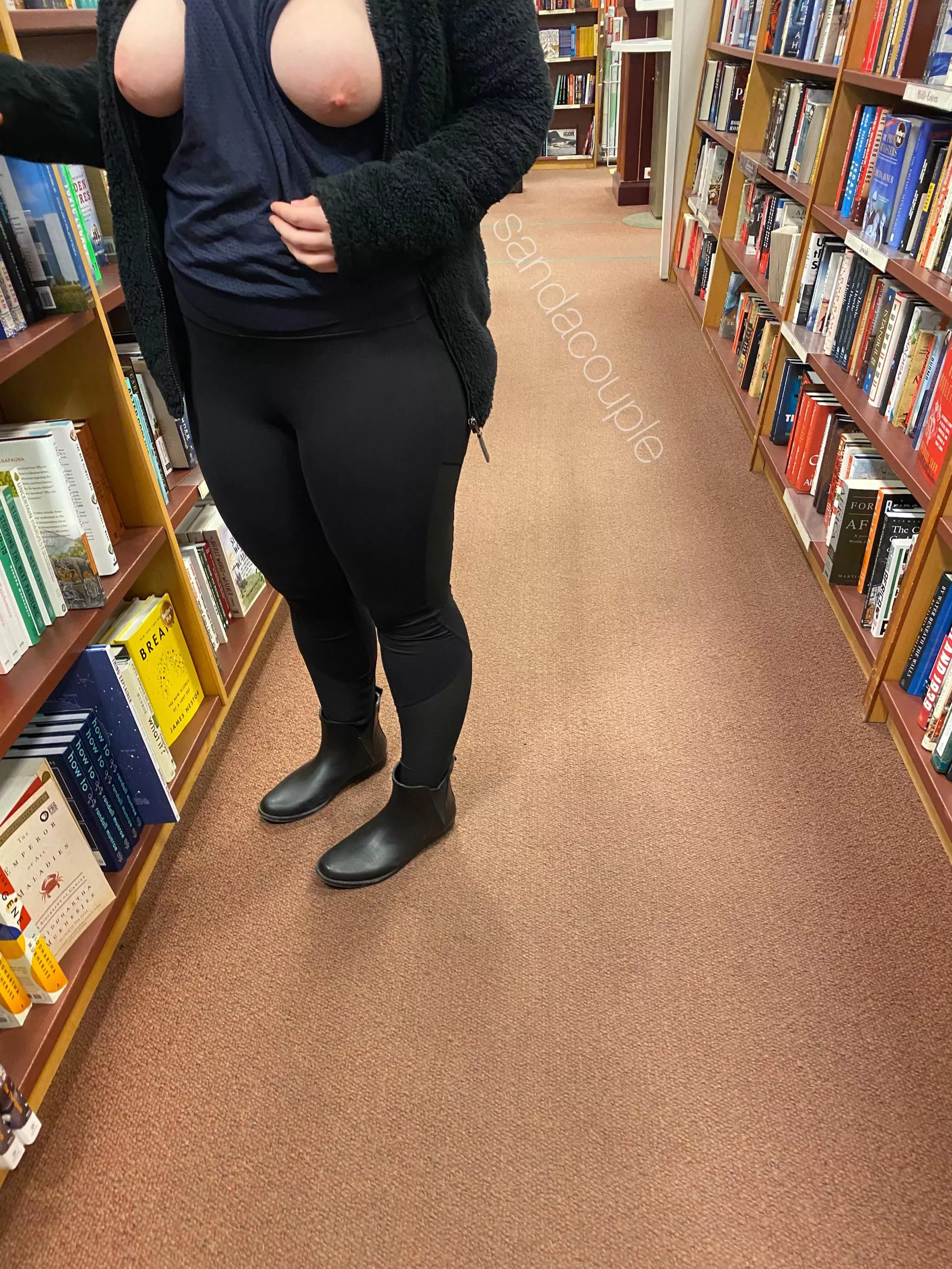 Flashing at Barnes & noble