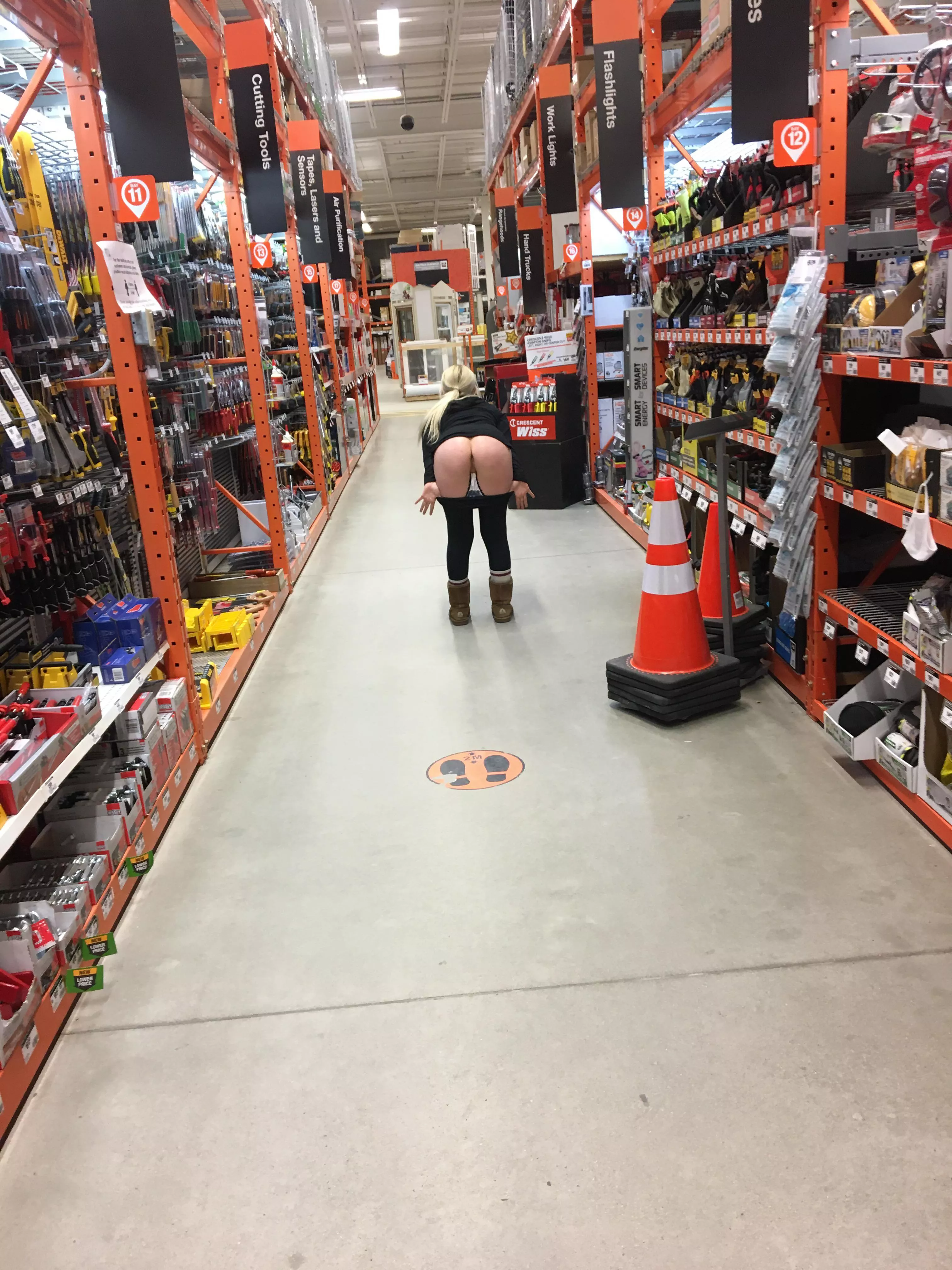 FLASHING my pussy in HOME DEPOT 😈