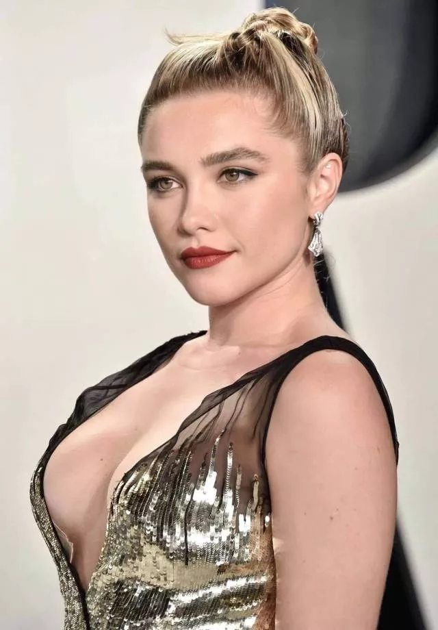 Florence Pugh is ScarJo 2.0.