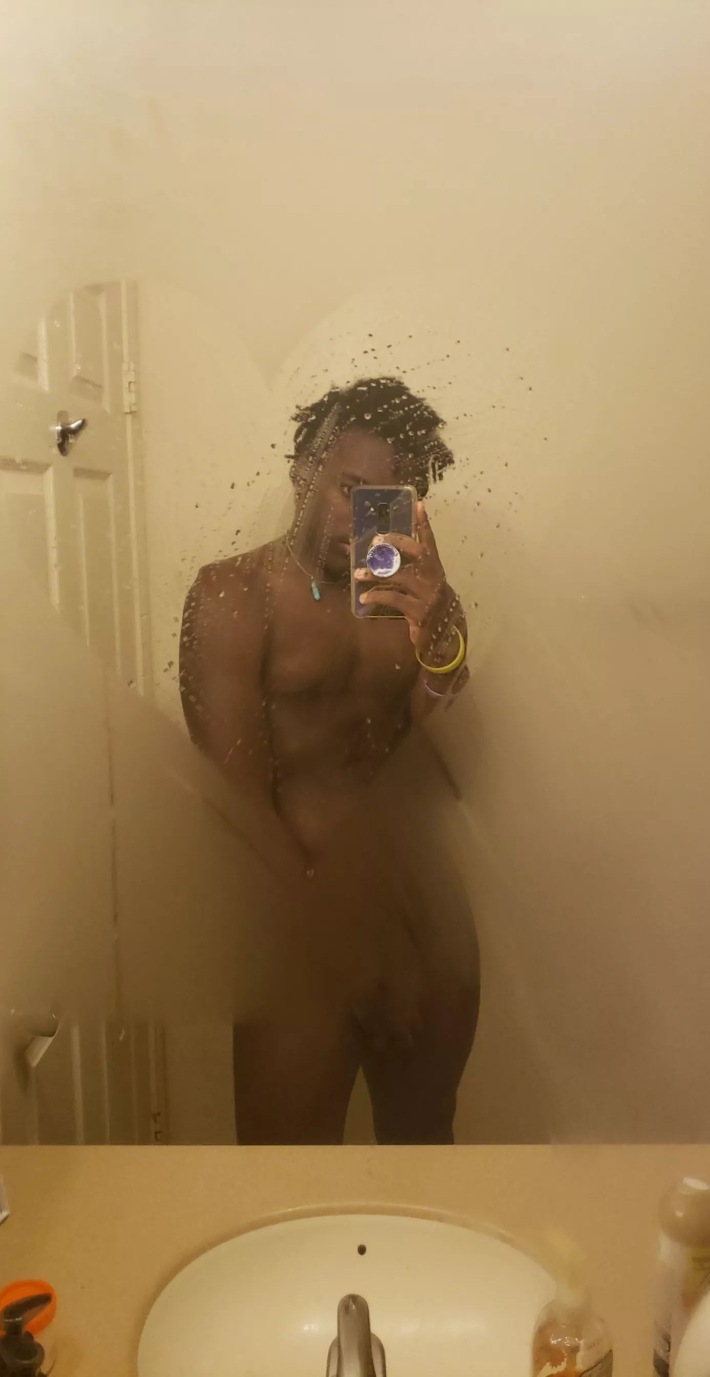 Foggy [m]irror selfies are a must after a shower