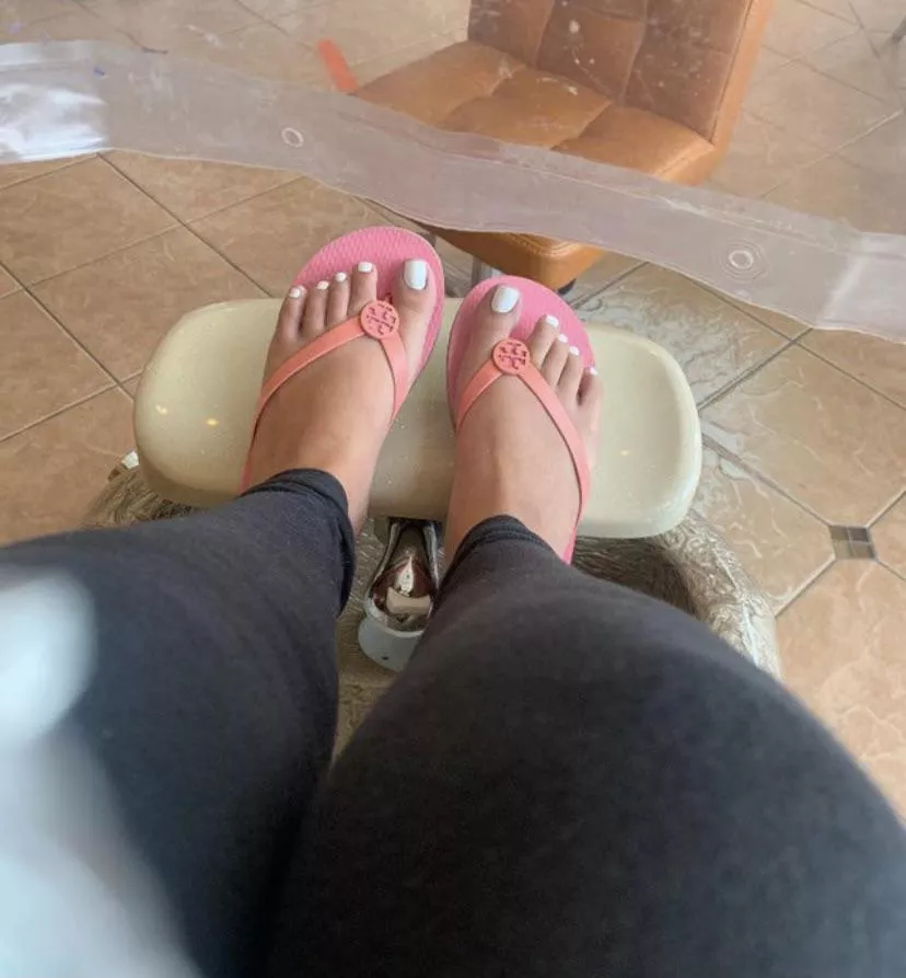 Fresh pedi 🥰