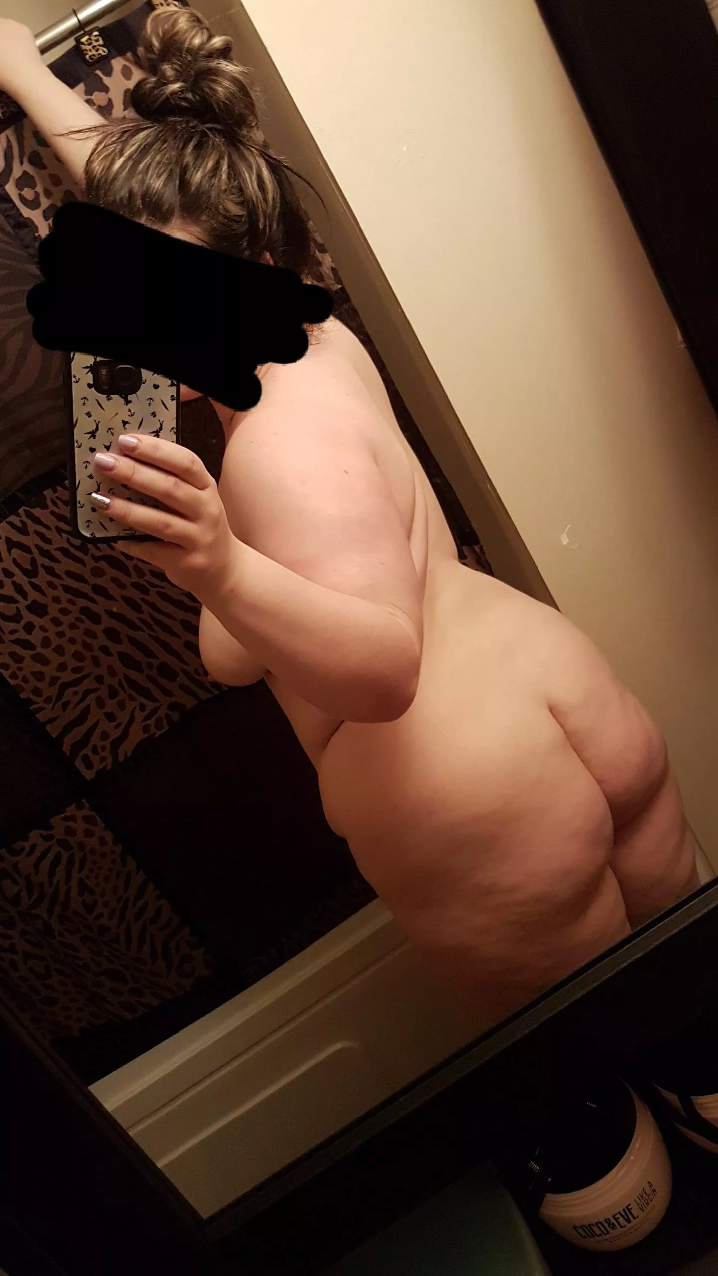 [F]ull chubby body post