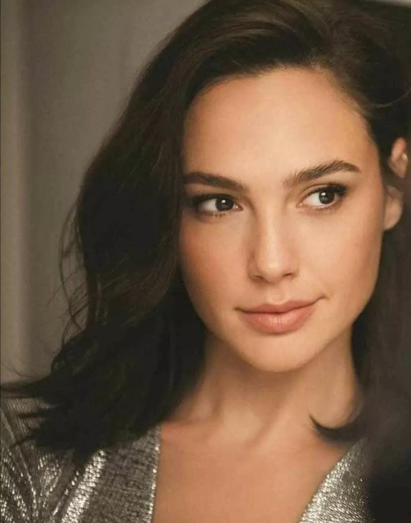 Gal Gadot is making me so horny right now! Can any buds please drain me to her?