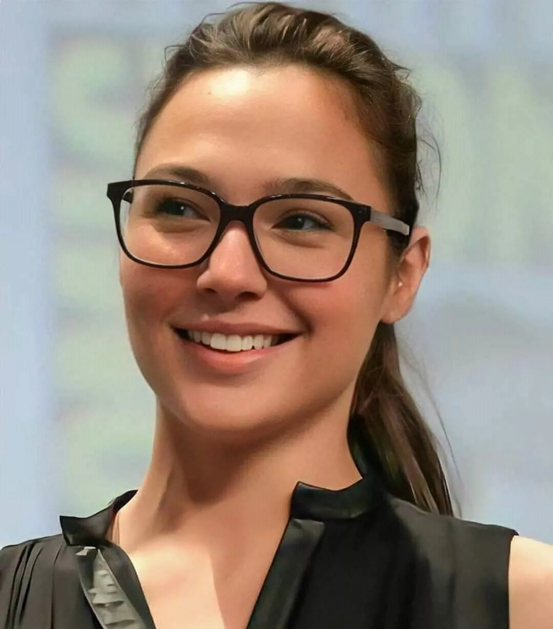 Gal Gadot with glasses gives her that cute girl from the library look. Imagine that face and lenses covered in jizz