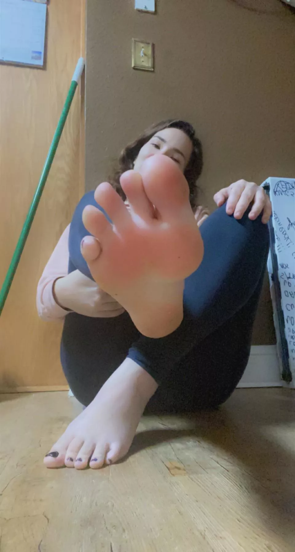 Get on your knees and open your mouth ðŸ‘…ðŸ¦¶ðŸ»