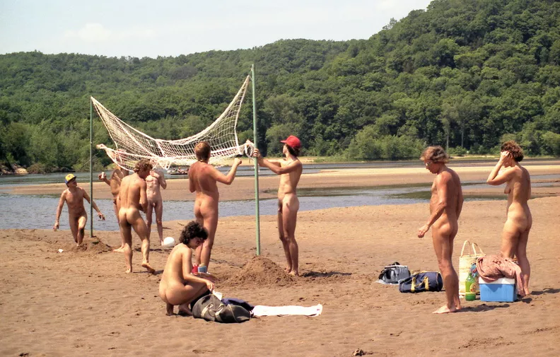 Getting the beach's favorite sport ready