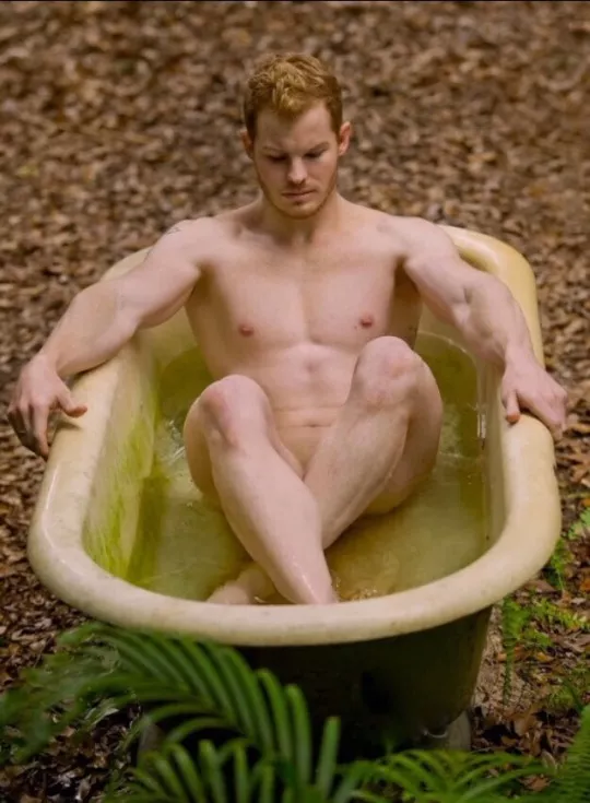 Ginger in a bath (X-Post /r/wetmale)