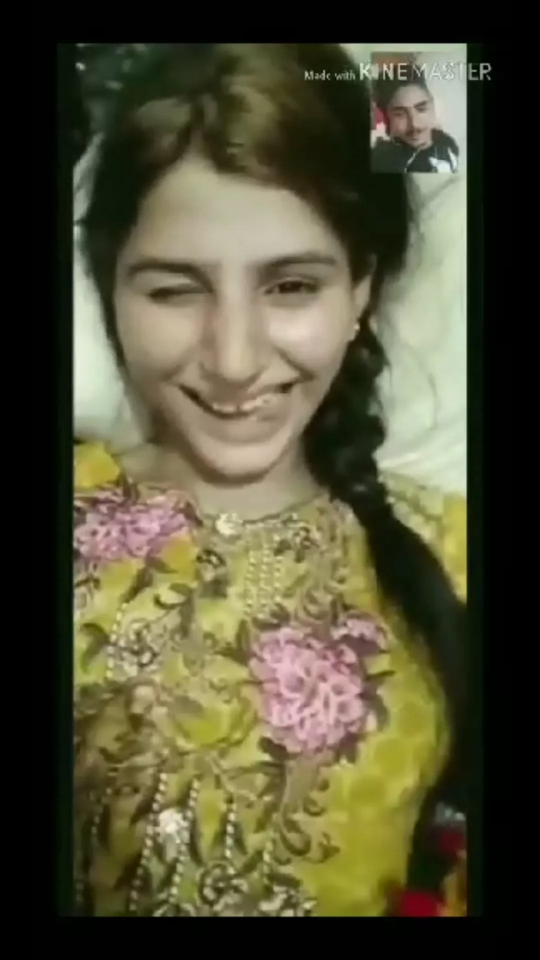 GIRL CHANGE DRESS HER BF GIFTED IN VIDEO CALL