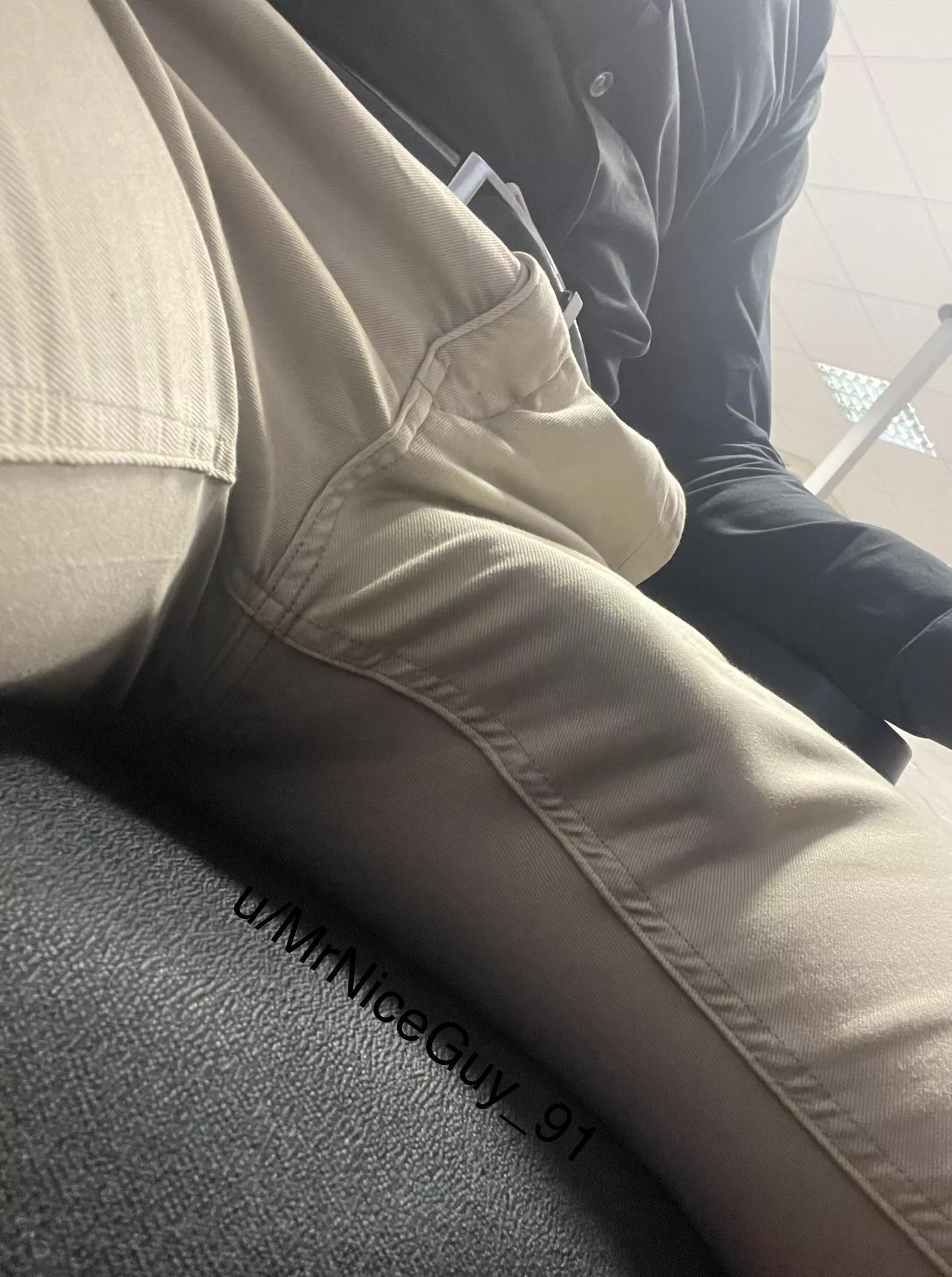 Going commando to the office in this tights pants wasn’t a good idea, or what do you think?