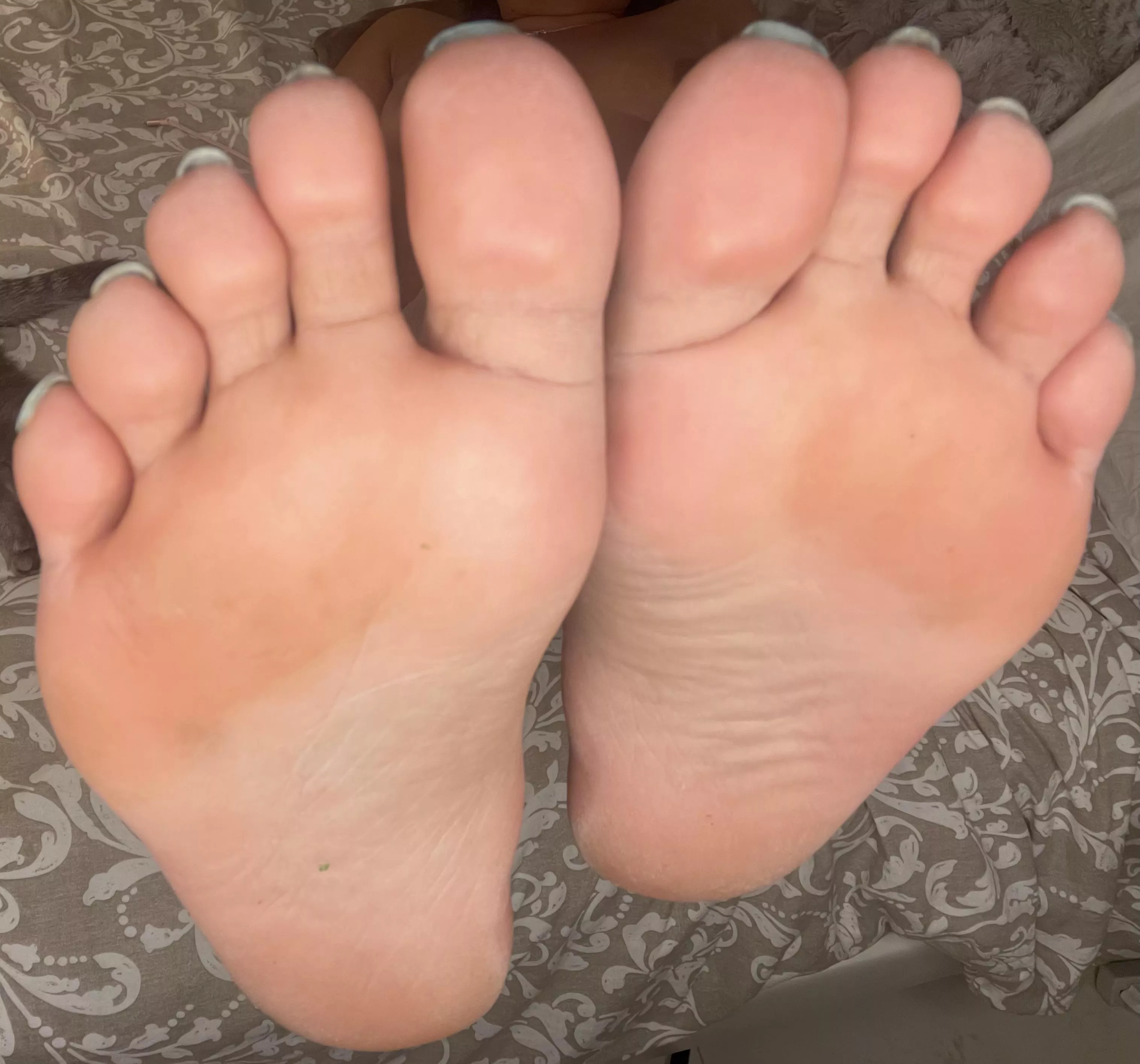 ðŸ‘£ good morning, baby wants to playðŸ˜ˆ