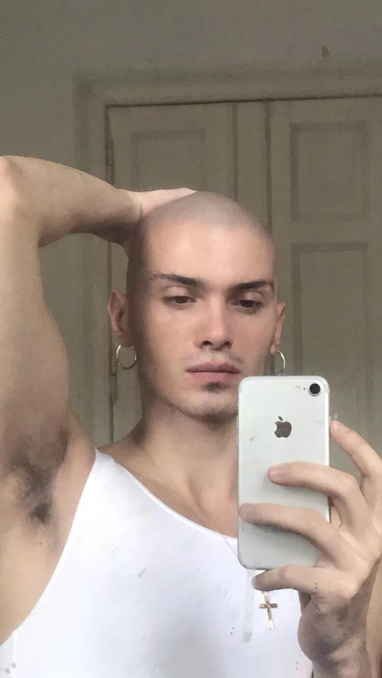 Good morning fellow gays, should I keep my armpit hair growing?