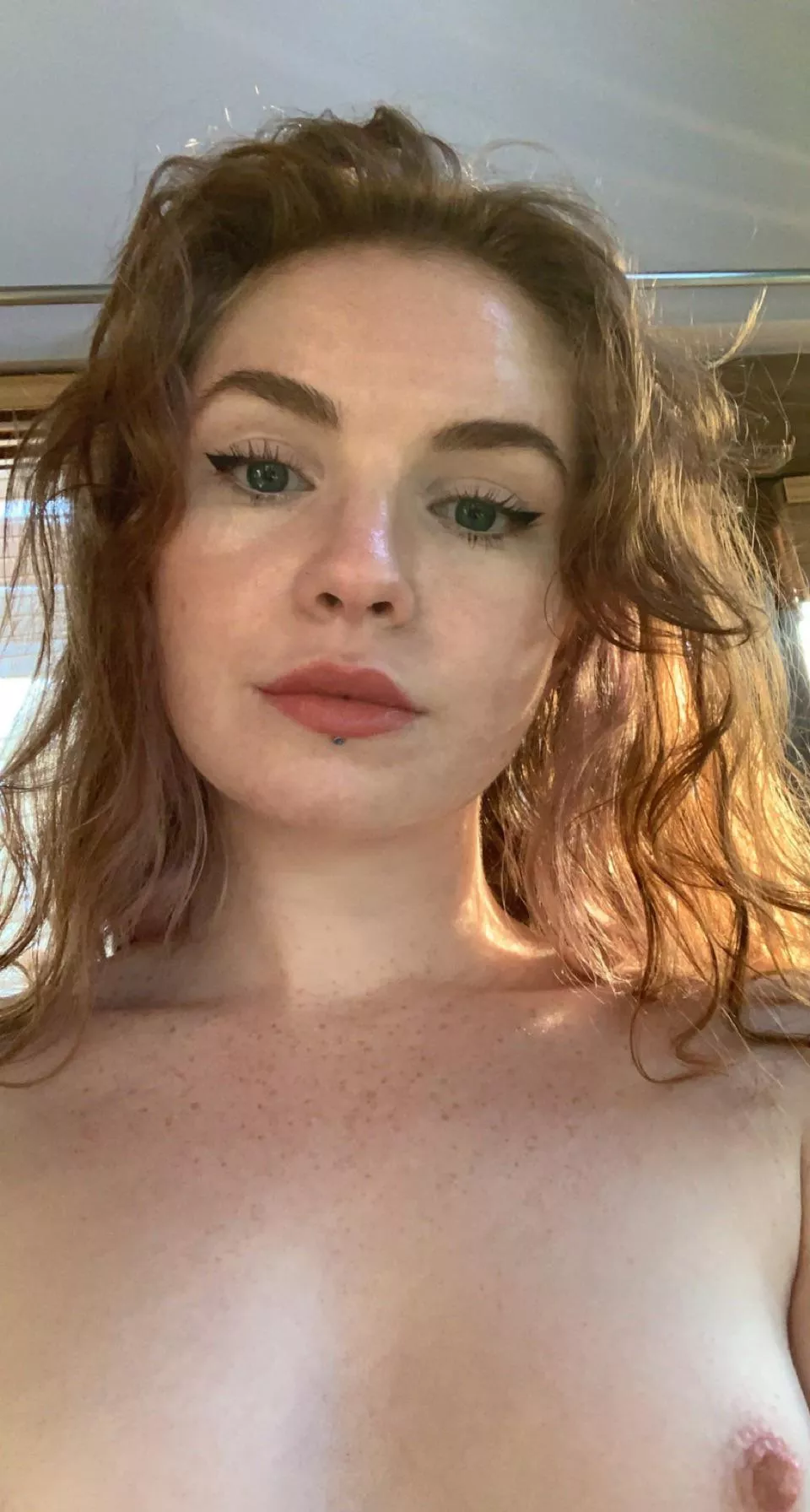 Good morning from this Irish freckled cum slut :)