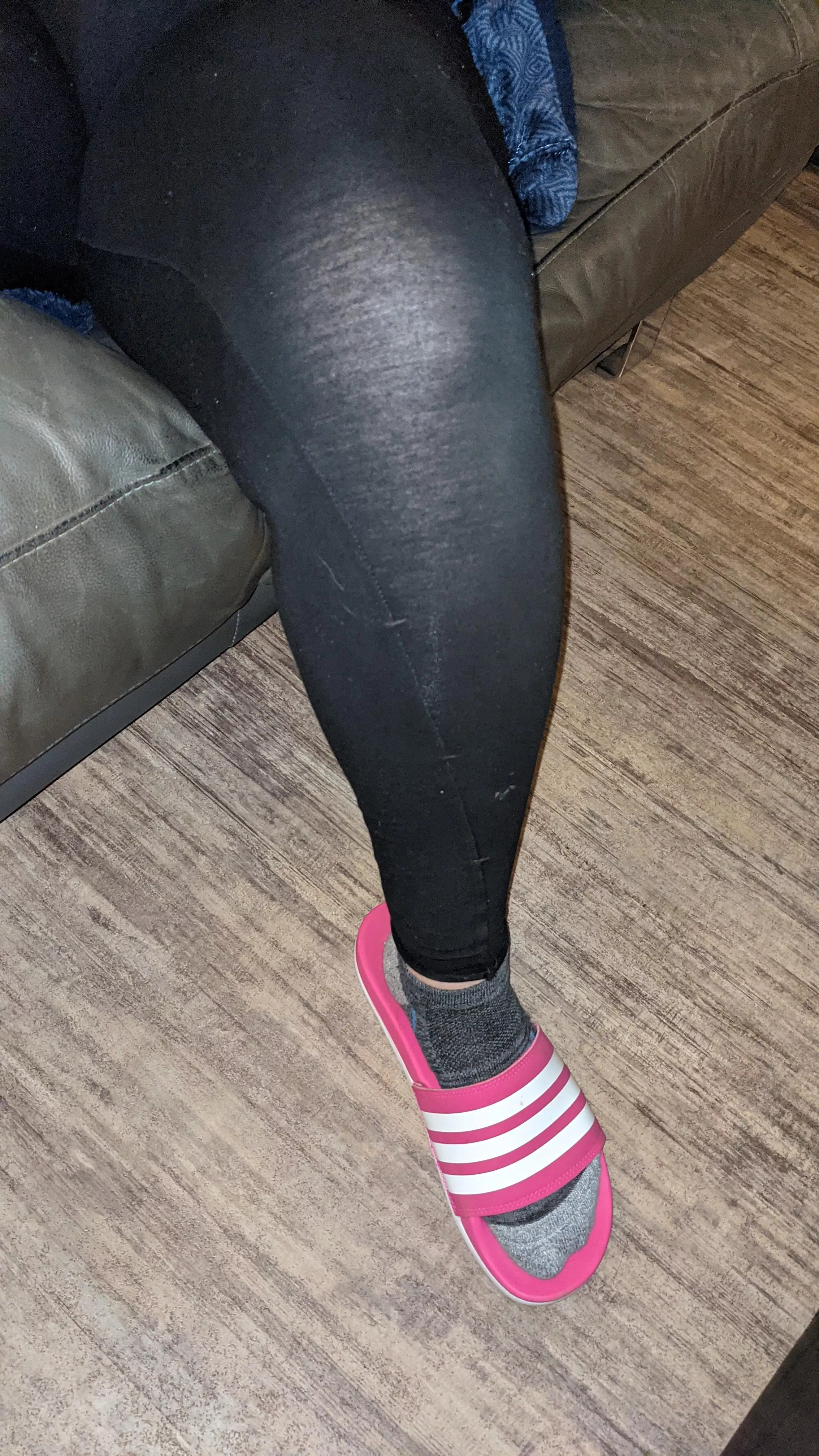 Good morning socks and slides 💋