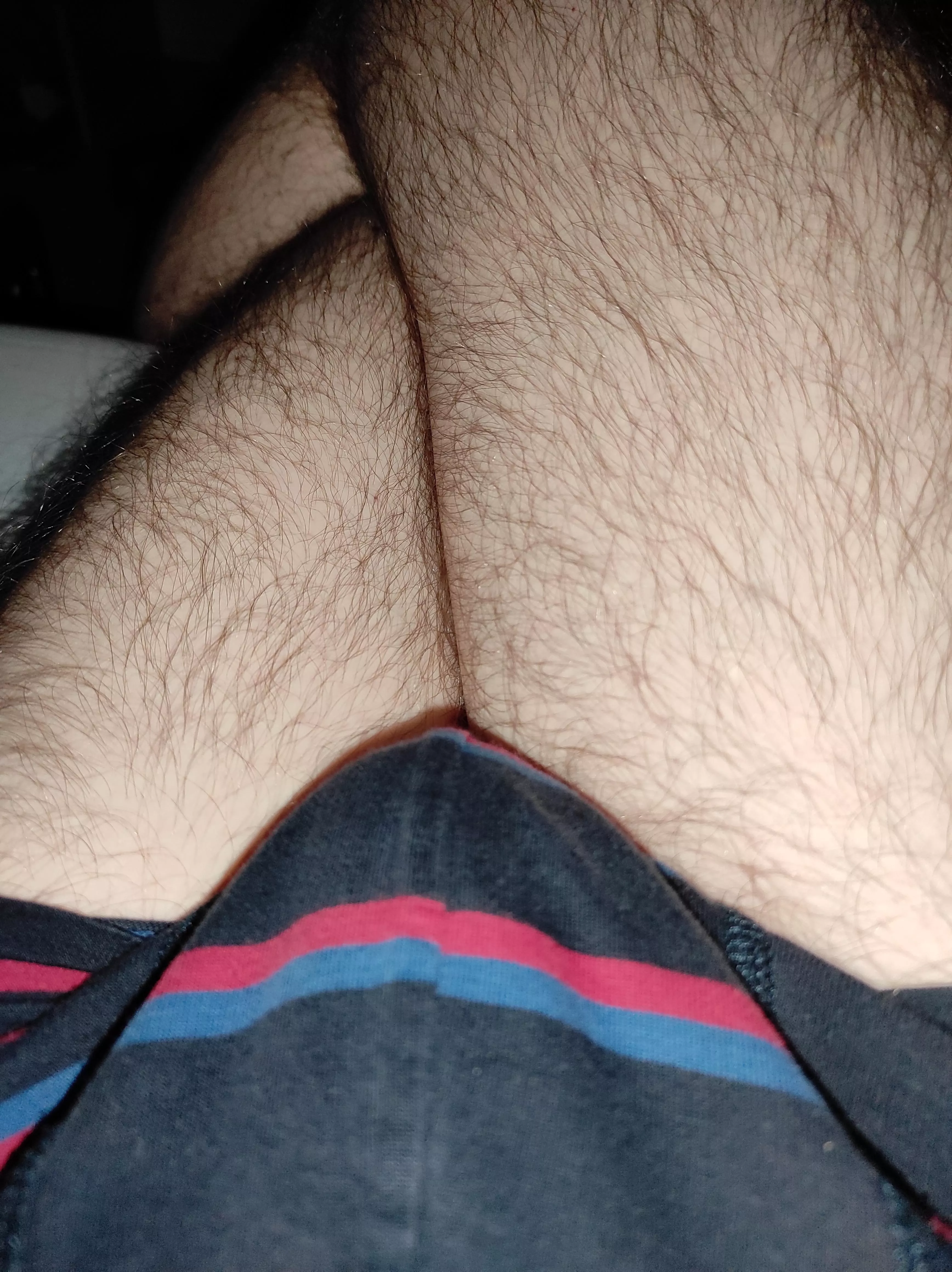 Good morning! We're starting the day with some thicc hairy legs today!