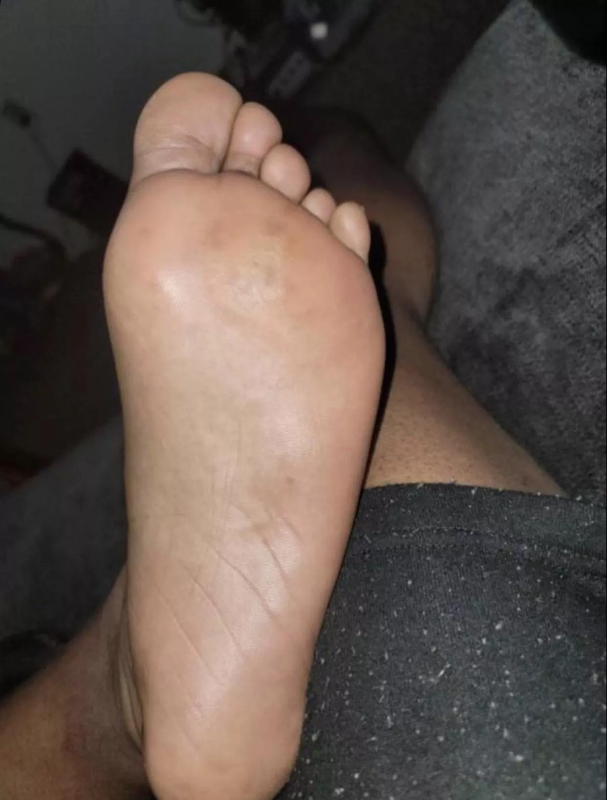 Goodmorning. Foot friends anyone ? 🙂😌