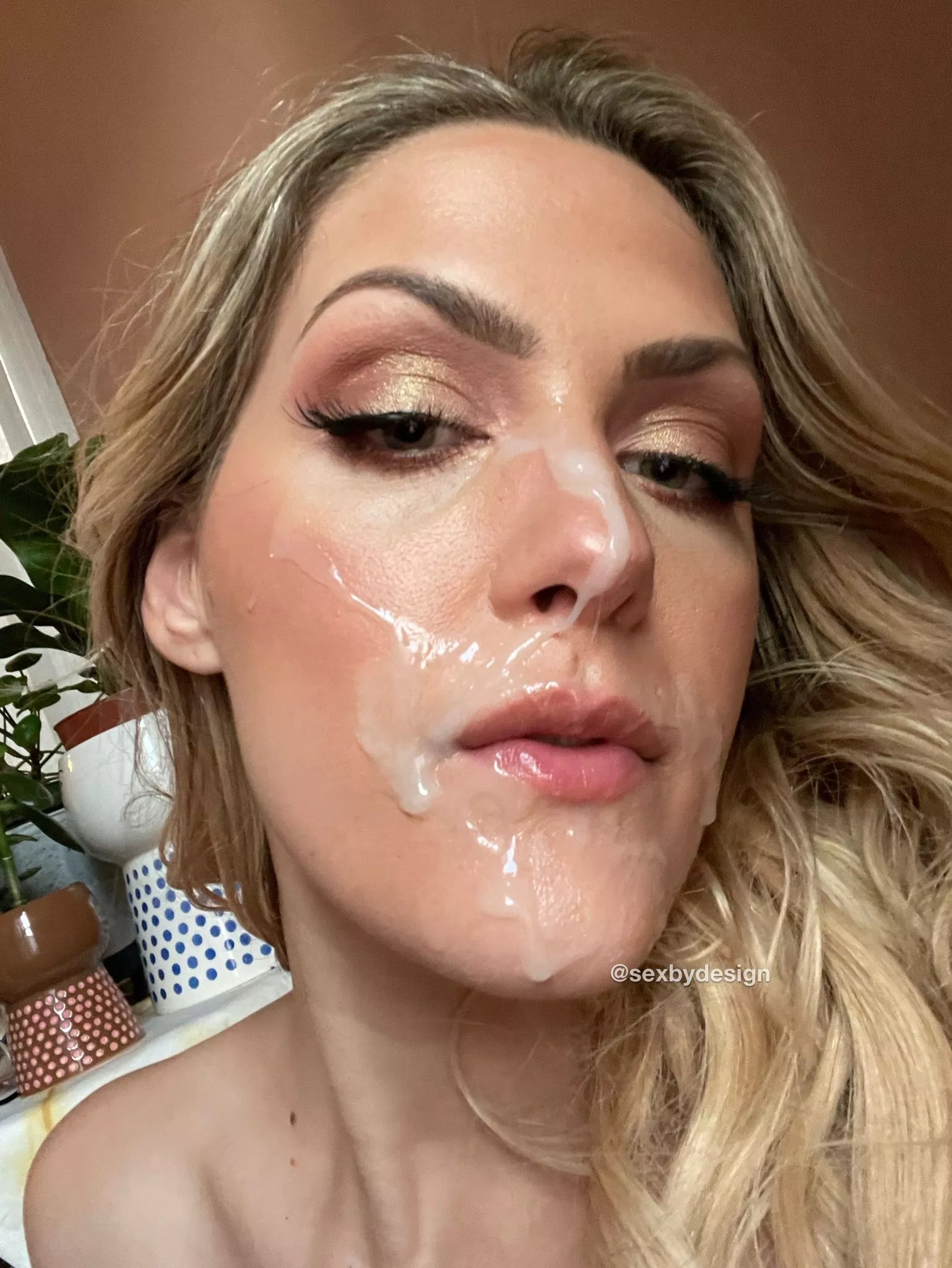 Gorgeous cum selfie