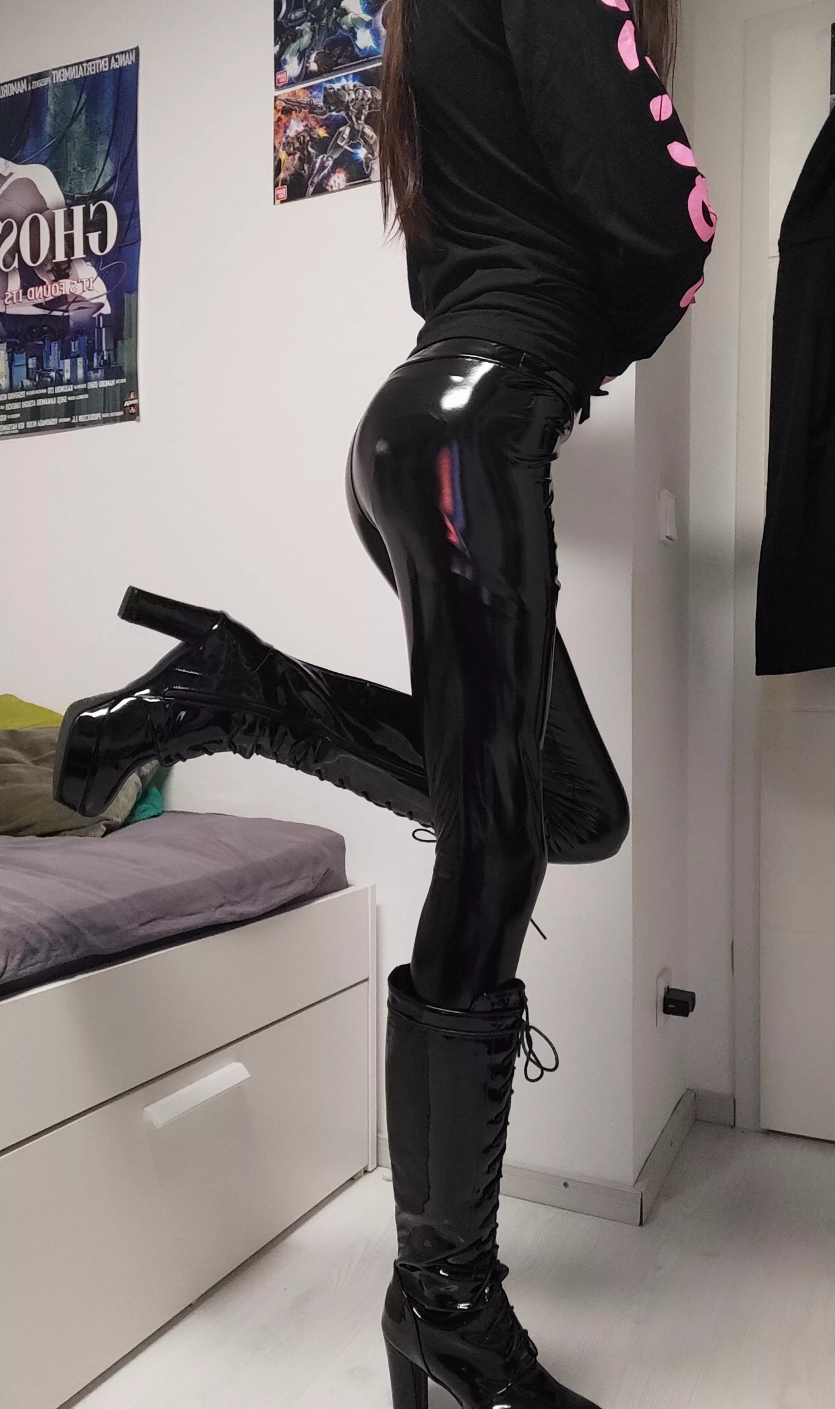 Got myself some new boots ^~^