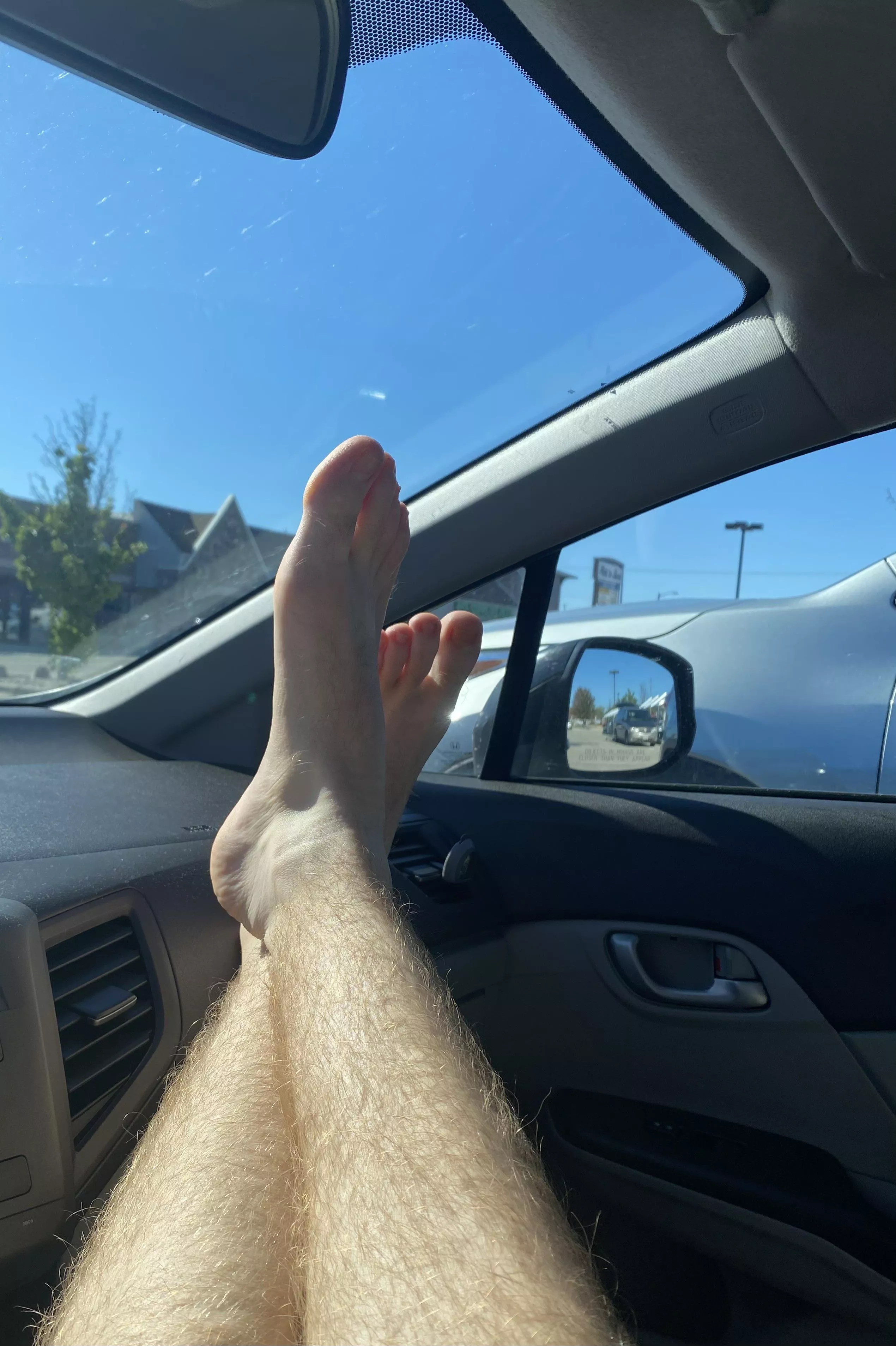 Got some sun today ðŸ¦¶ðŸ»â˜€ï¸